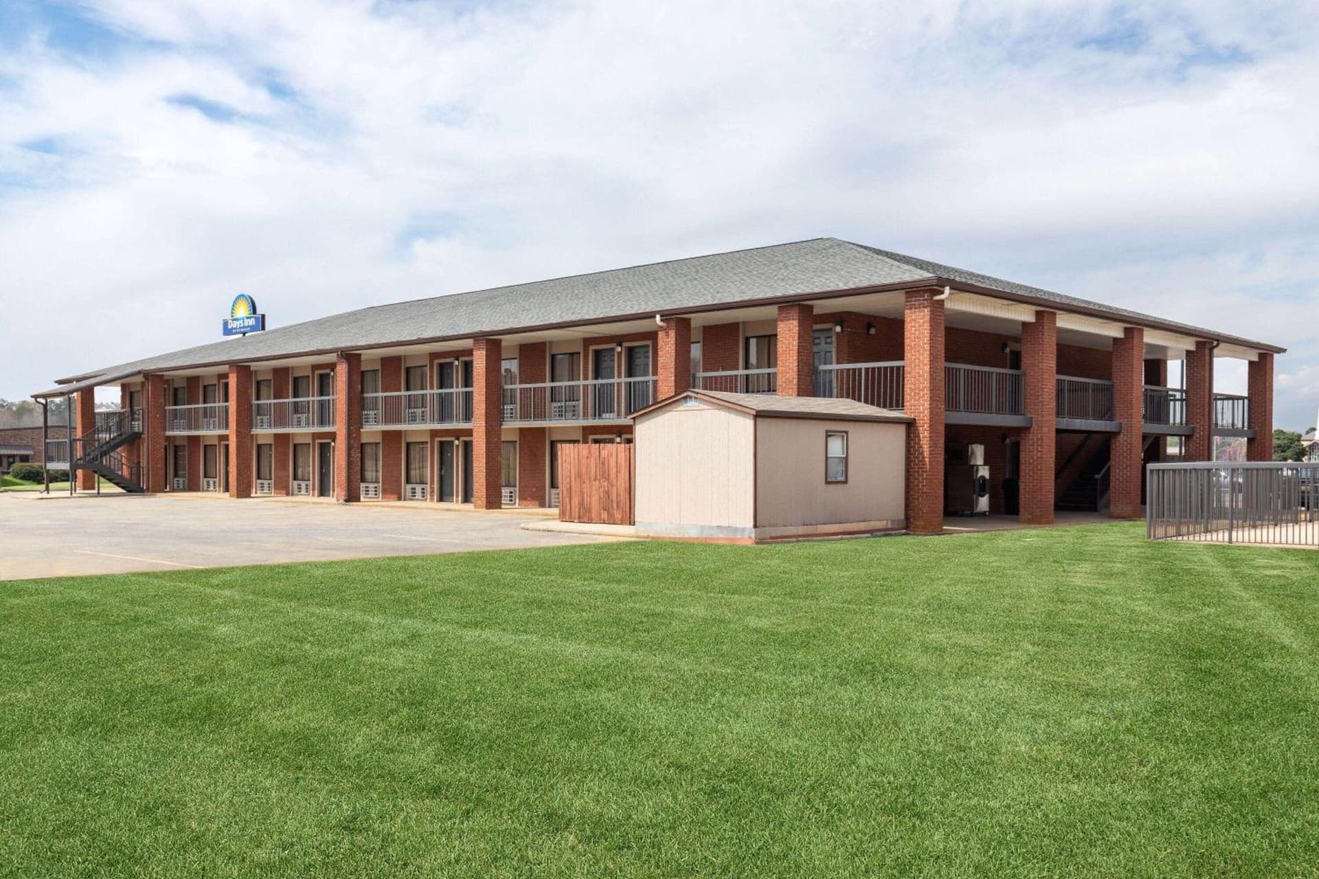 Days Inn by Wyndham Childersburg property views in Childersburg, AL — gallery photo 3