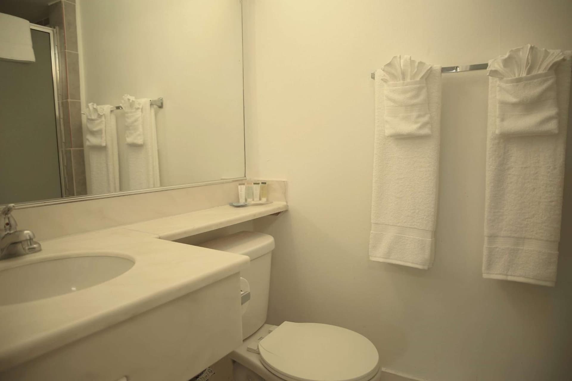 Travelodge by Wyndham Burbank-Glendale gallery photo in Burbank, CA — image 9
