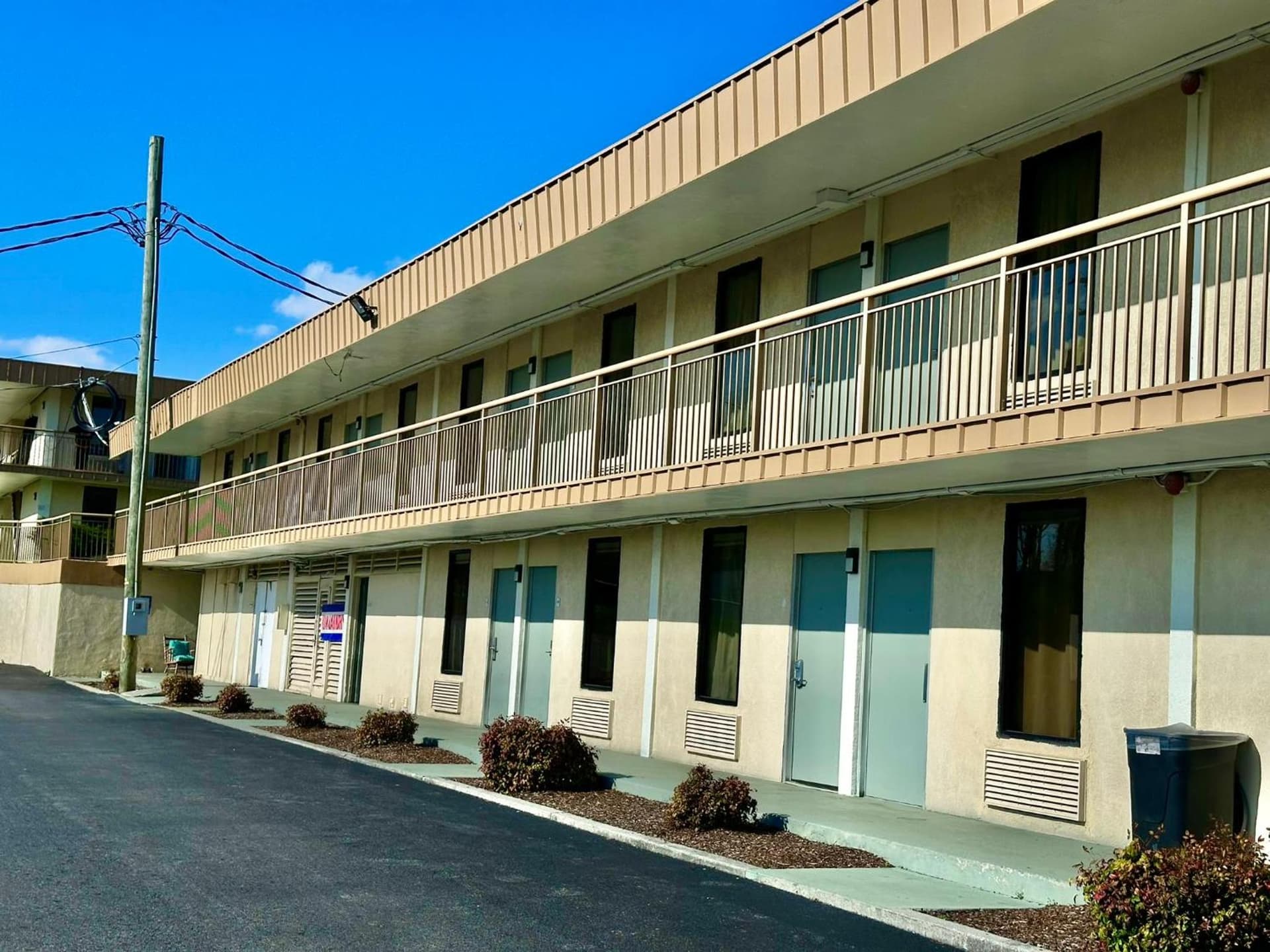 Travel Inn Bristol near State Street property views in Bristol, TN — gallery photo 3