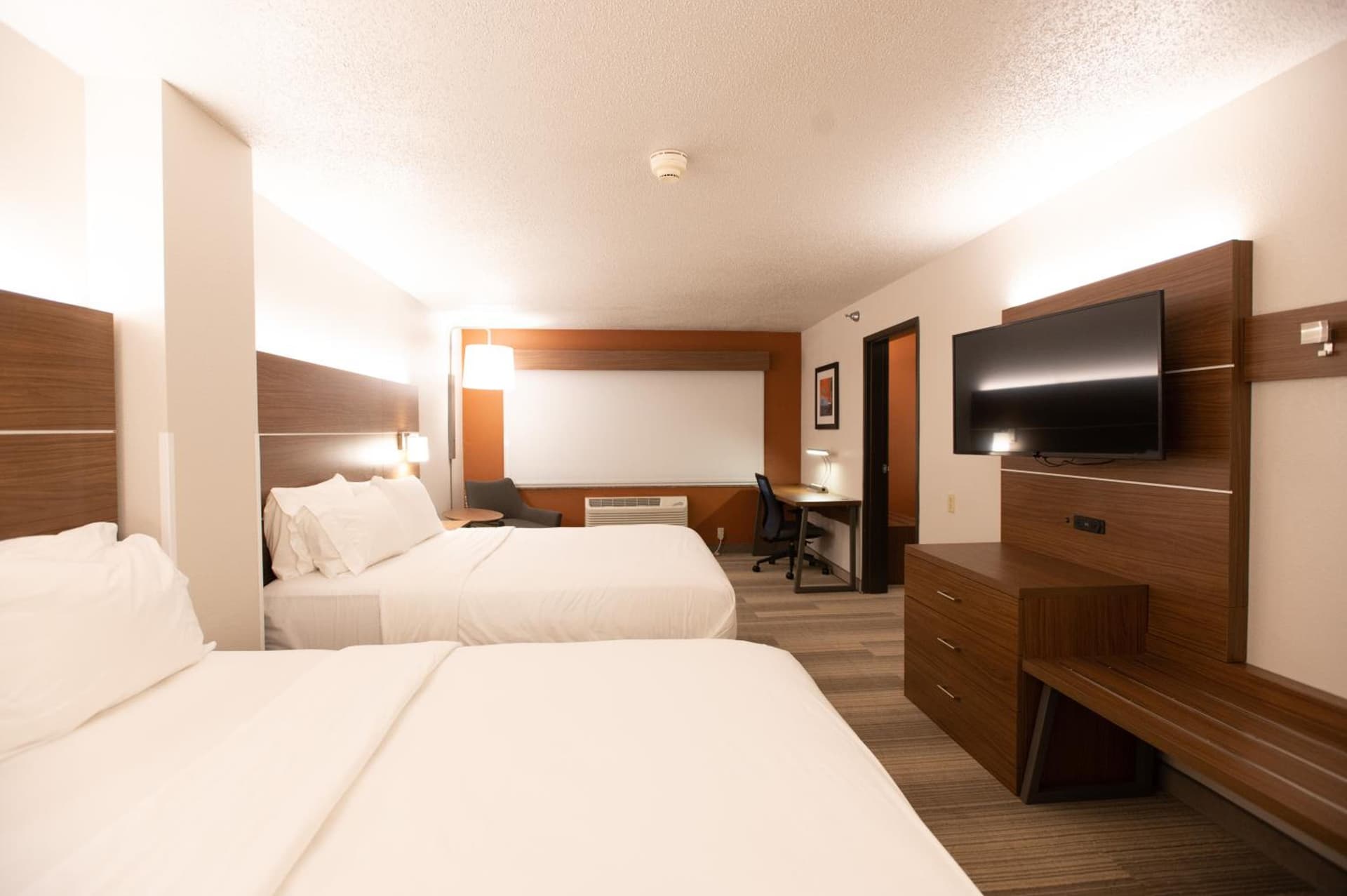 Holiday Inn Express Houghton-Keweenaw by IHG property views in Houghton, MI — gallery photo 3