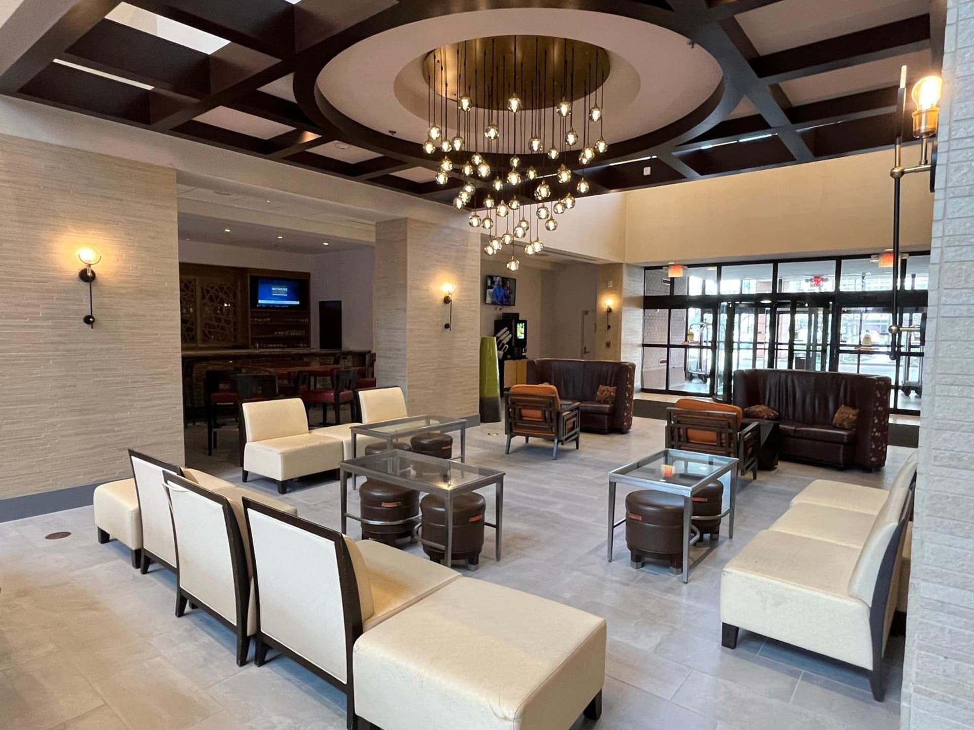 Chicago Marriott Suites O'Hare interior in Rosemont, IL — gallery photo 2