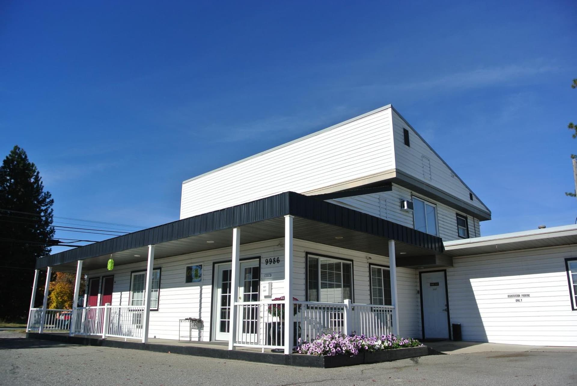 Silver Lakes Inn featured exterior or lobby in Hayden, ID — similar hotel