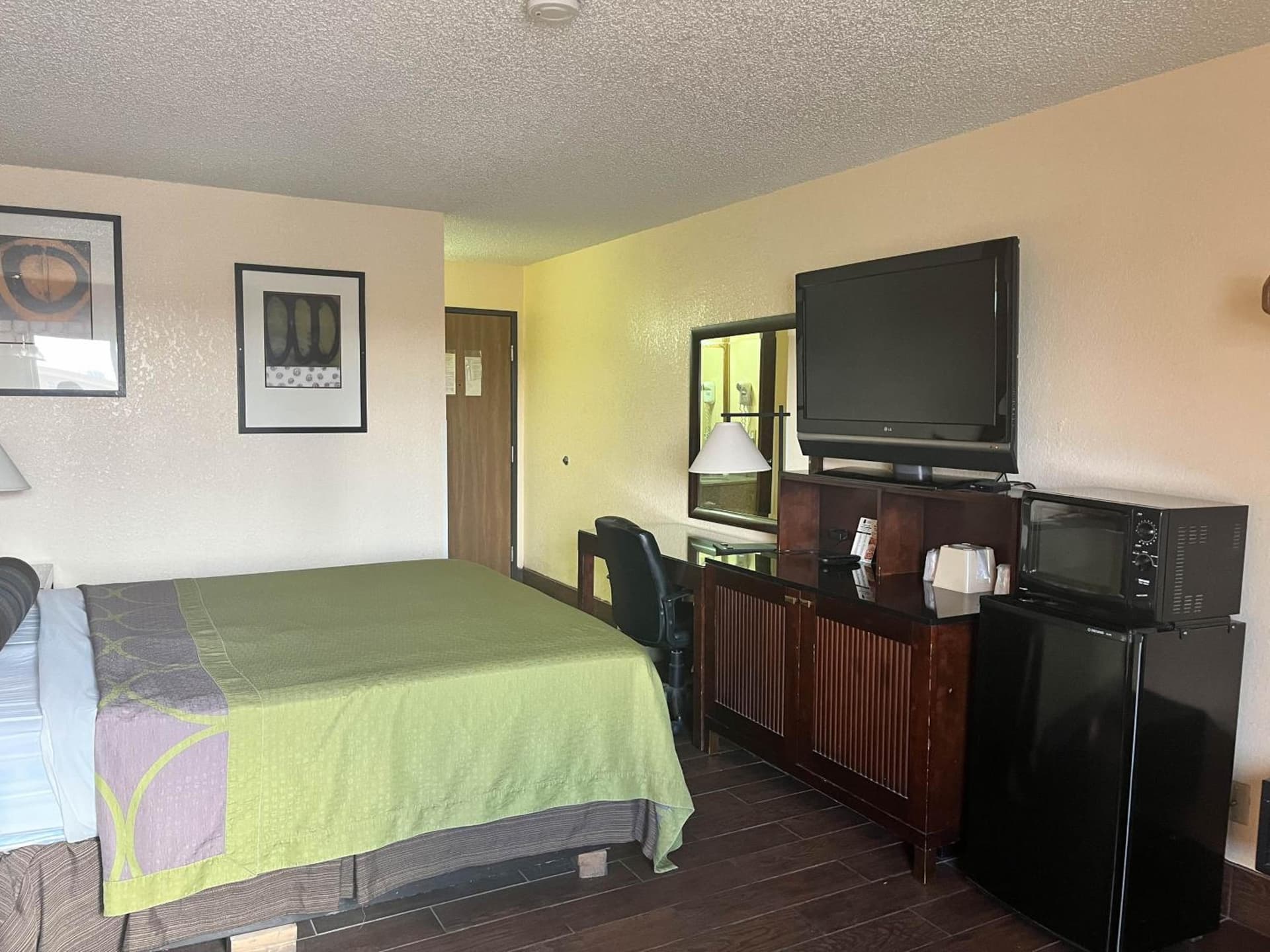 Motel 6 Deming, NM property views in Deming, NM — gallery photo 3