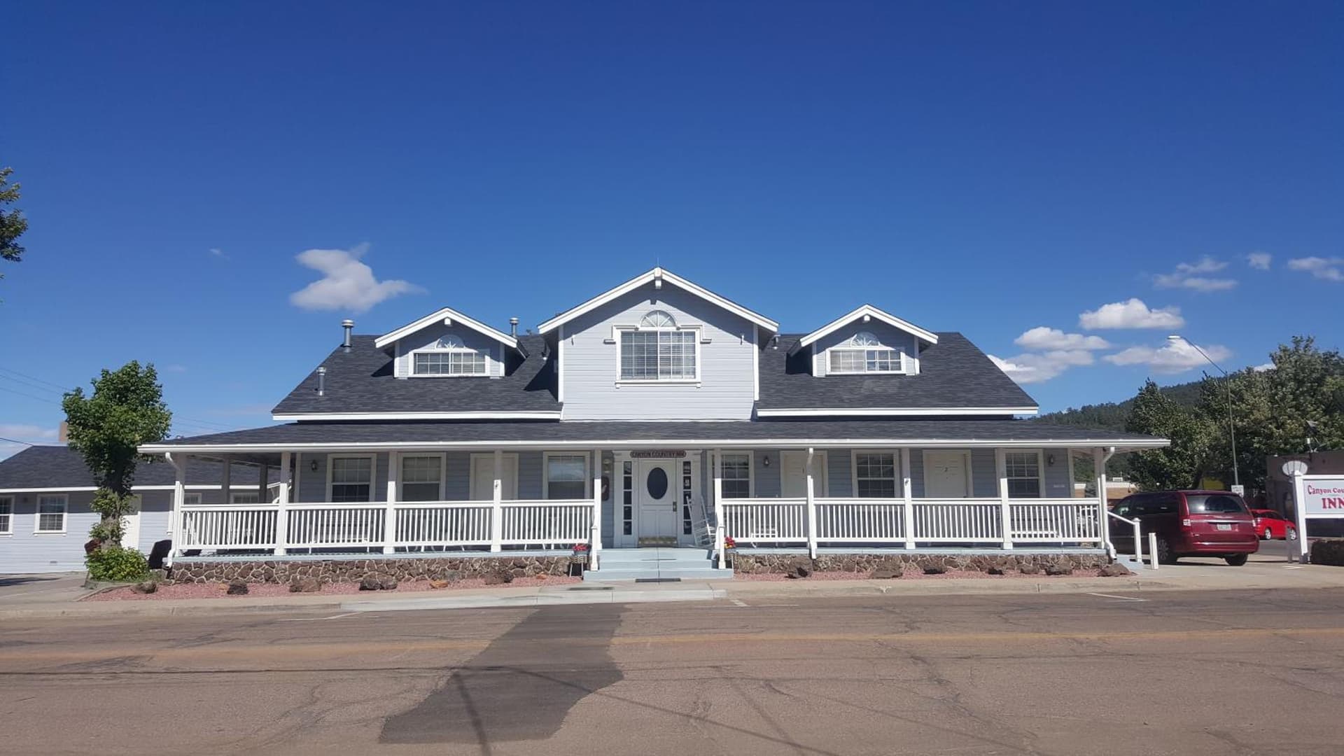 Canyon Country Inn featured exterior or lobby in Williams, AZ — similar hotel