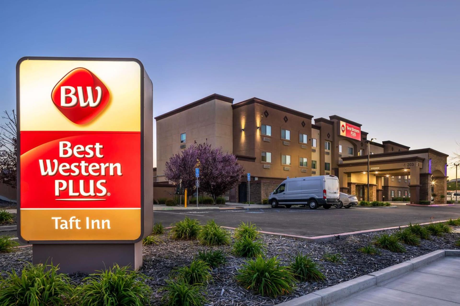 Best Western Plus Taft Inn featured exterior or lobby in Taft, CA — similar hotel