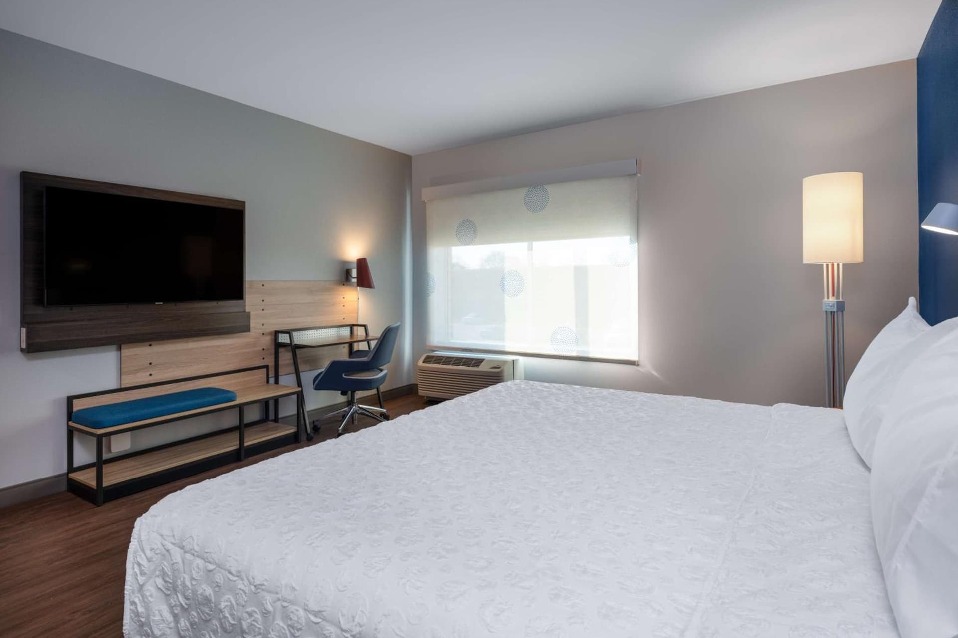 Tru By Hilton Naperville Chicago interior in Naperville, IL — gallery photo 2
