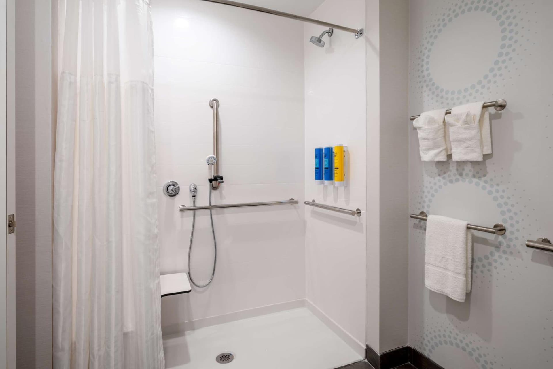 Tru By Hilton Naperville Chicago gallery photo in Naperville, IL — image 8