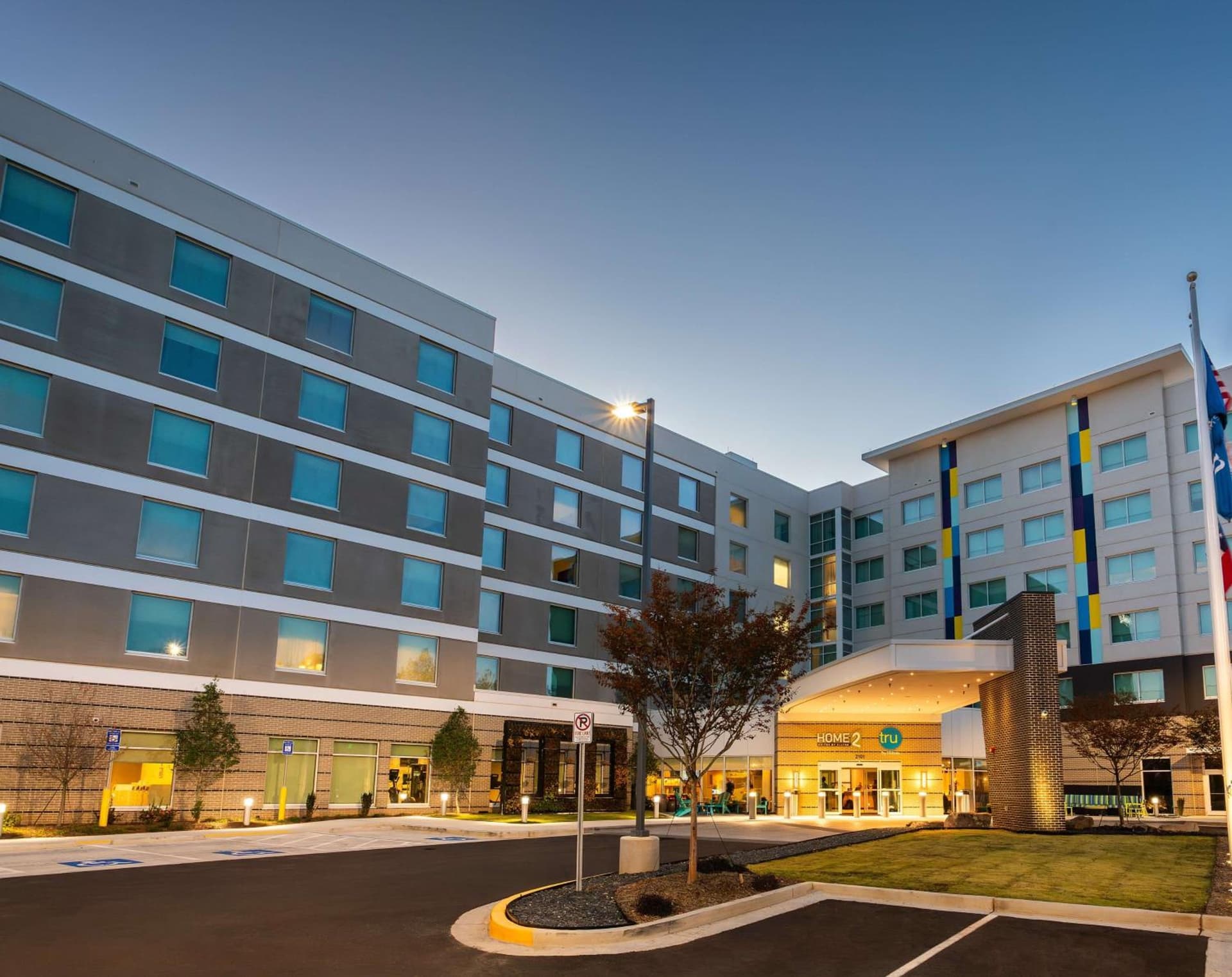 Tru By Hilton Atlanta Airport College Park interior in Atlanta, GA — gallery photo 2