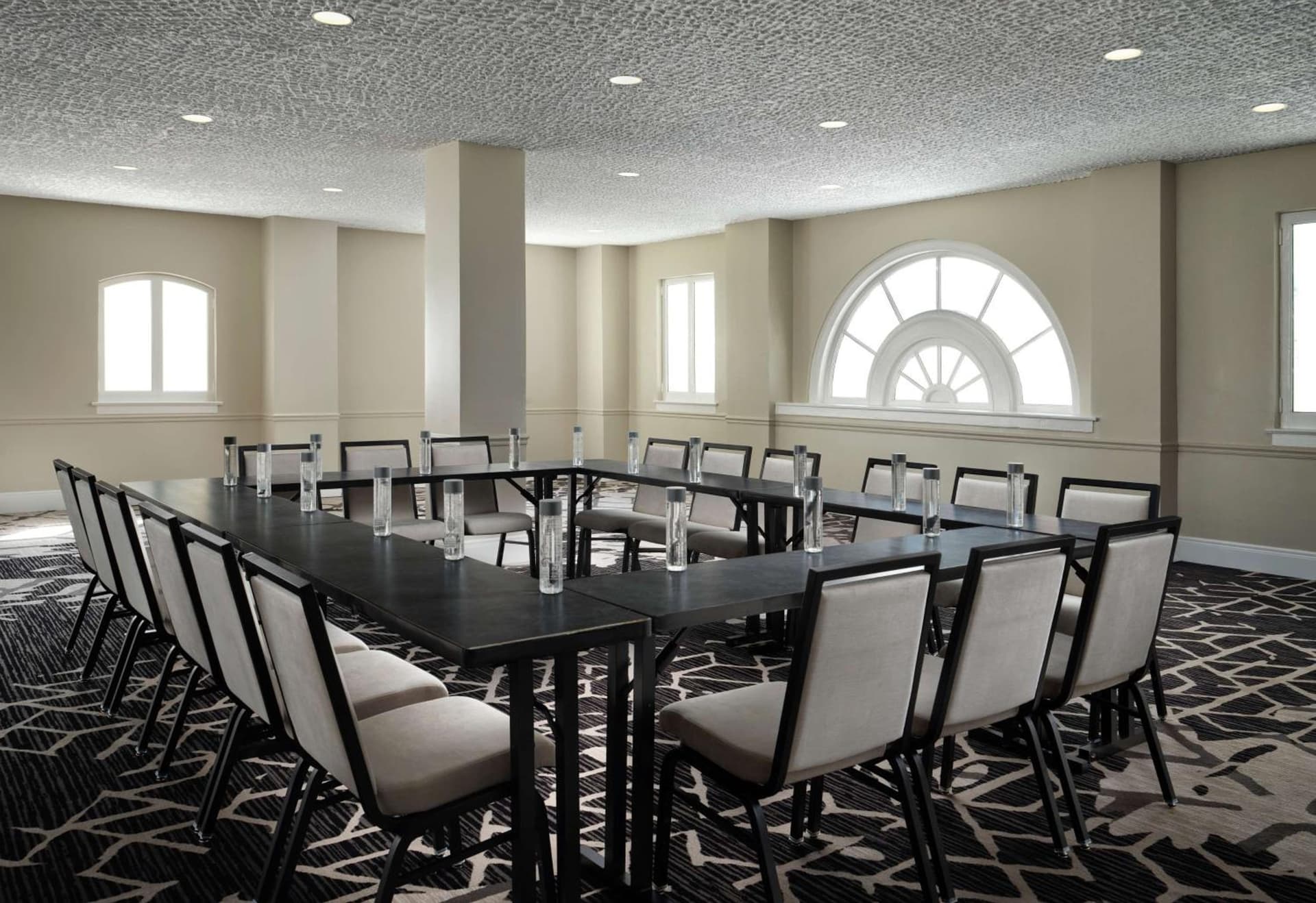 Hotel Flor Tampa Downtown, Tapestry Collection By Hilton gallery photo in Tampa, FL — image 41