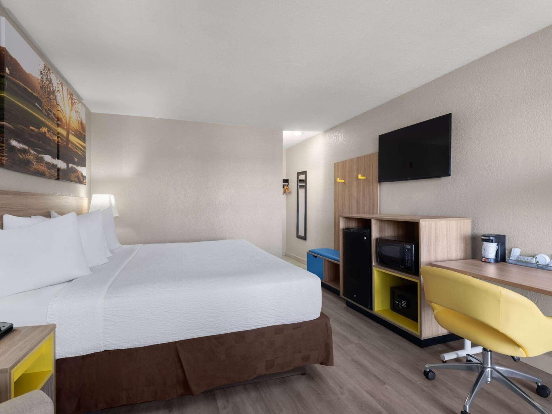 Days Inn by Wyndham Las Vegas Airport Near the Strip gallery photo in Las Vegas, NV — image 10