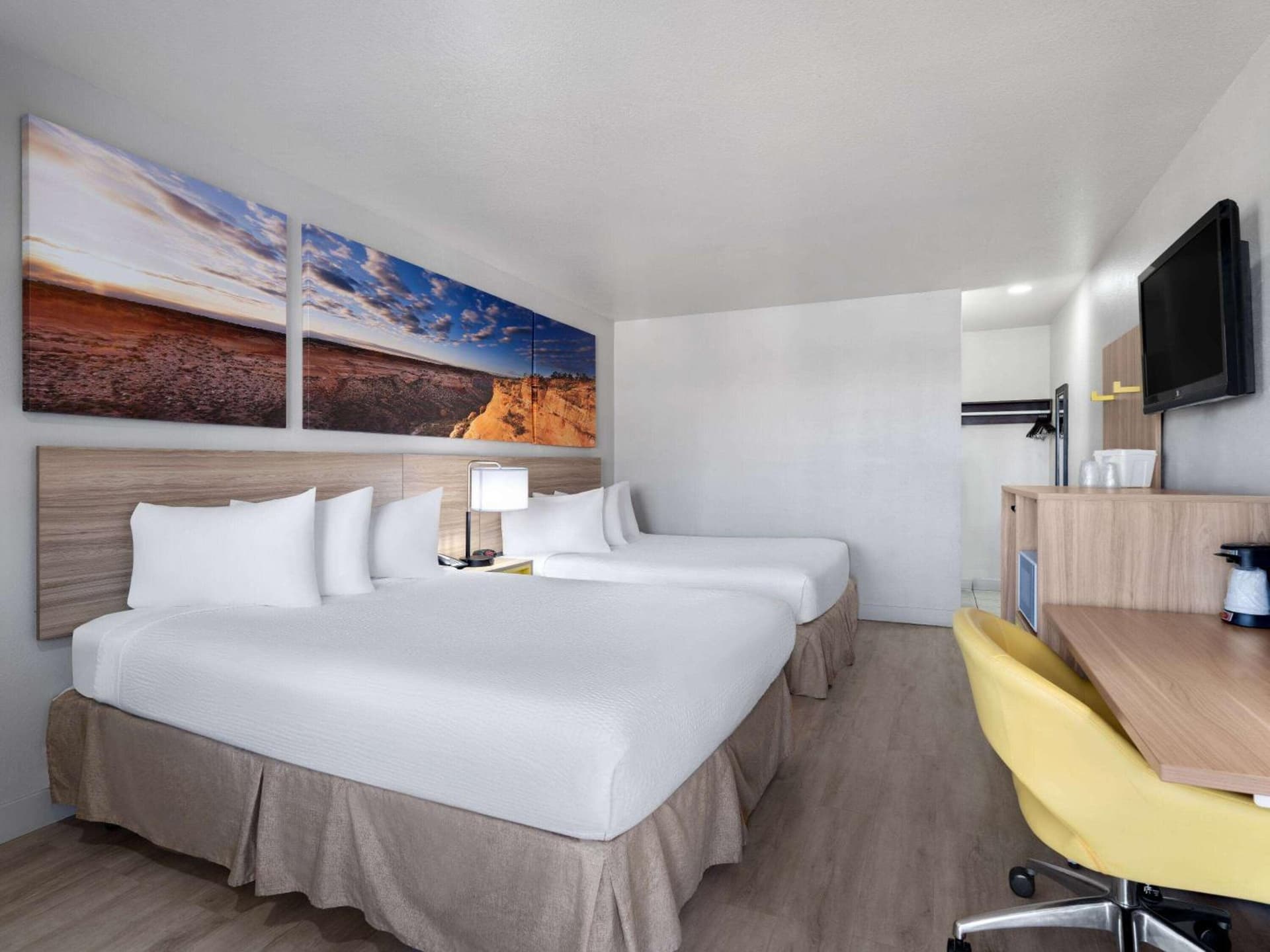 Days Inn by Wyndham Las Vegas Airport Near the Strip gallery photo in Las Vegas, NV — image 16