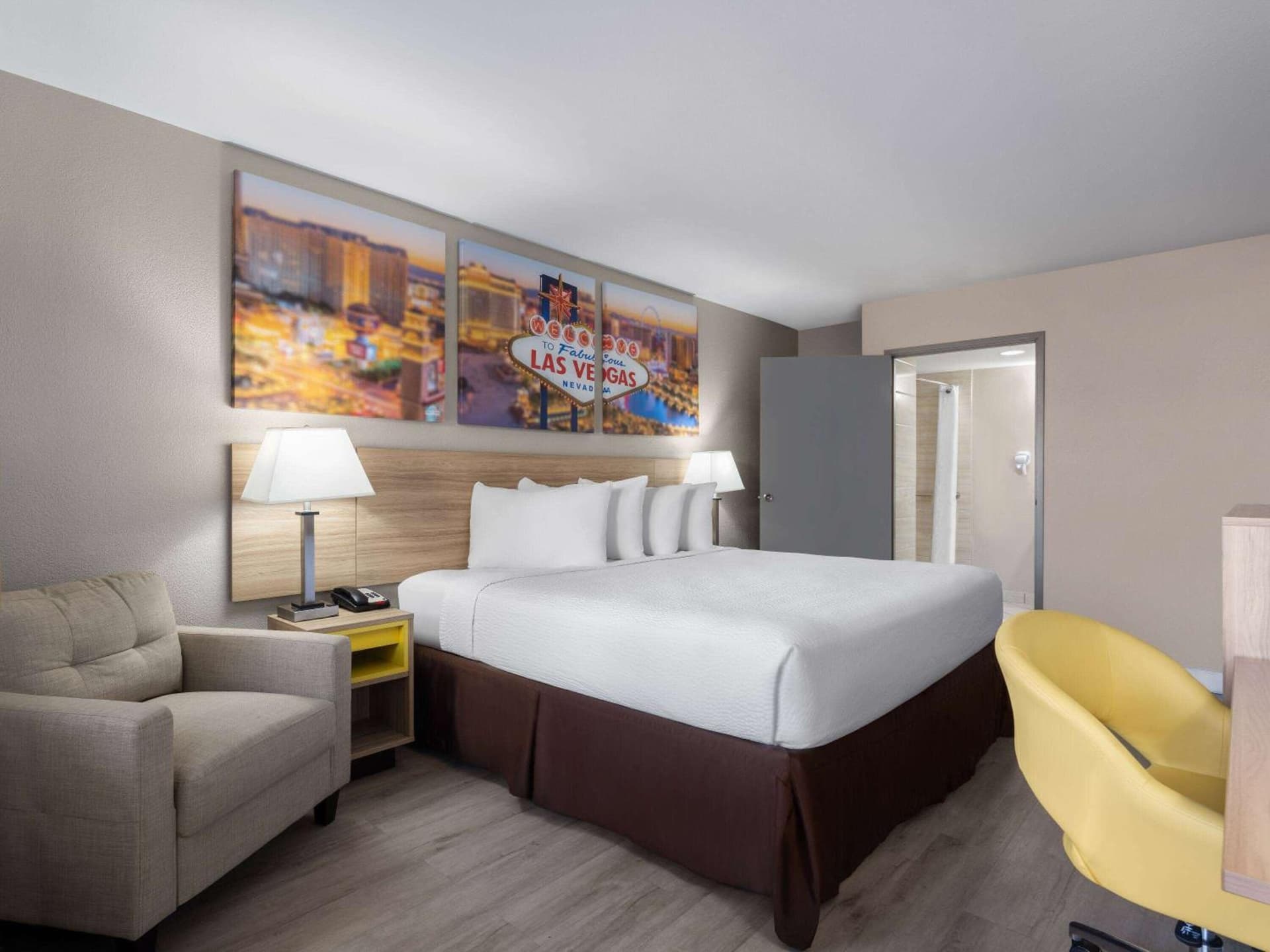 Days Inn by Wyndham Las Vegas Airport Near the Strip gallery photo in Las Vegas, NV — image 7