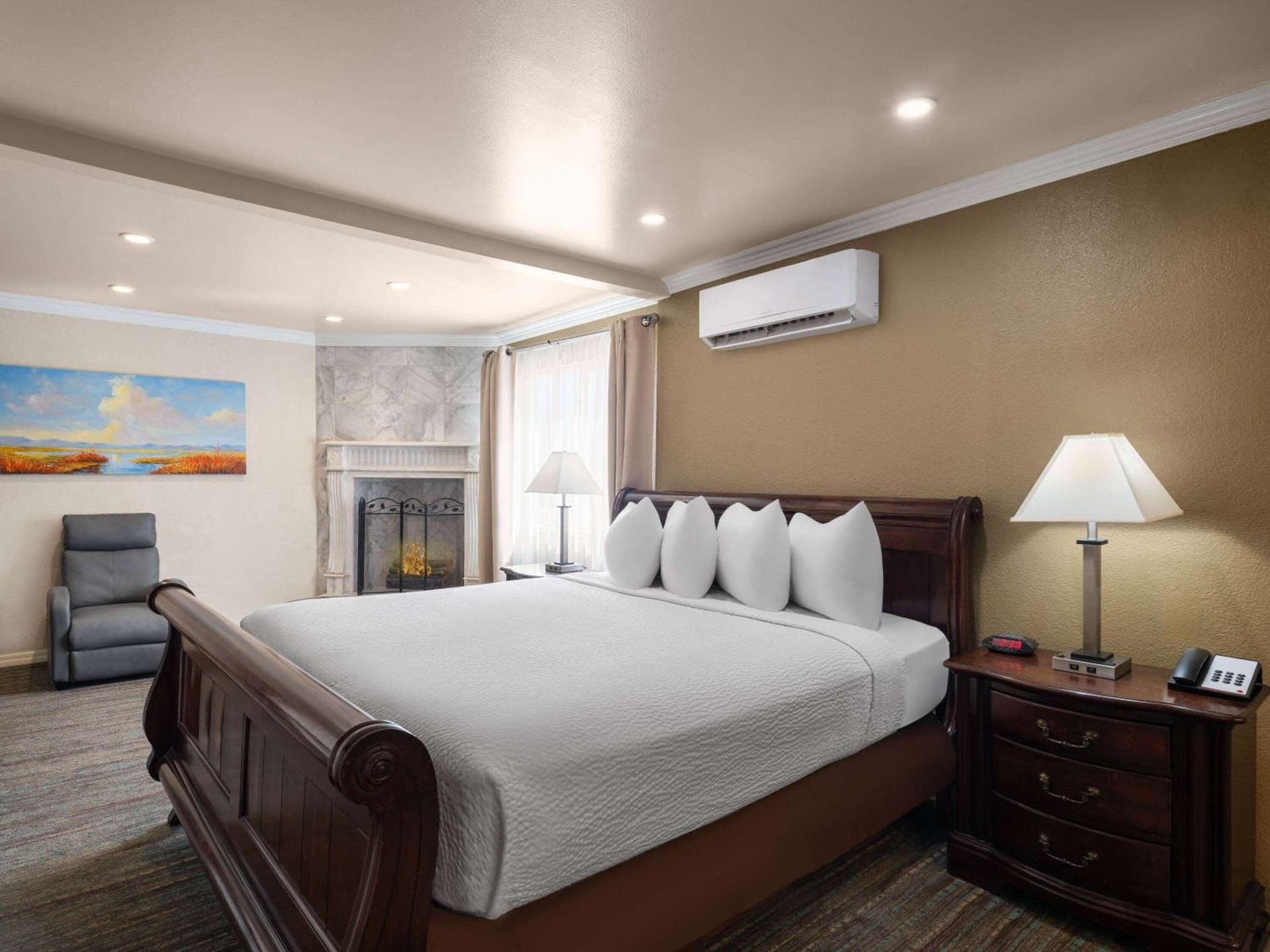 Days Inn by Wyndham Las Vegas Airport Near the Strip gallery photo in Las Vegas, NV — image 9