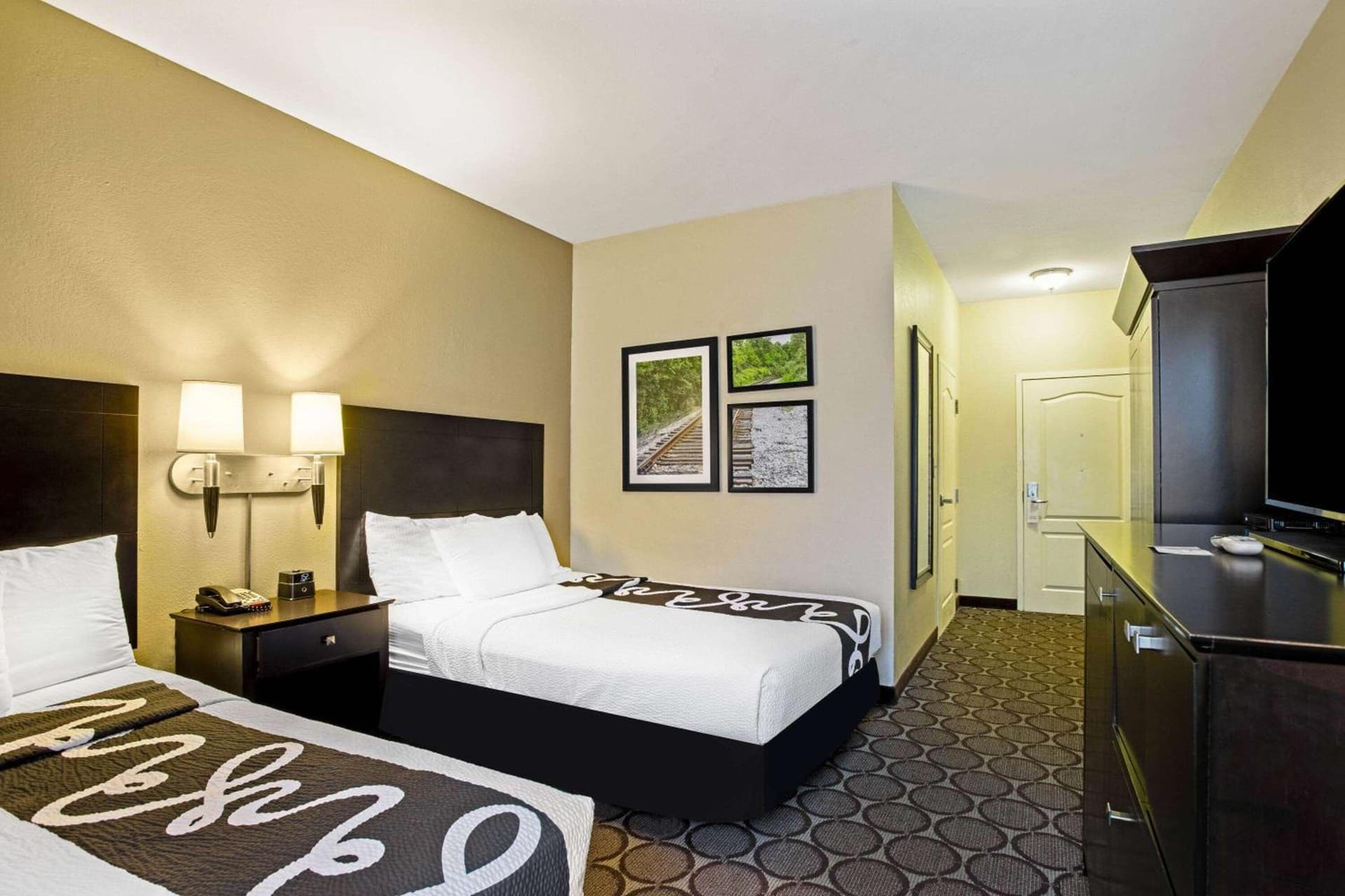 La Quinta by Wyndham Lexington South / Hamburg interior in Lexington, KY — gallery photo 2