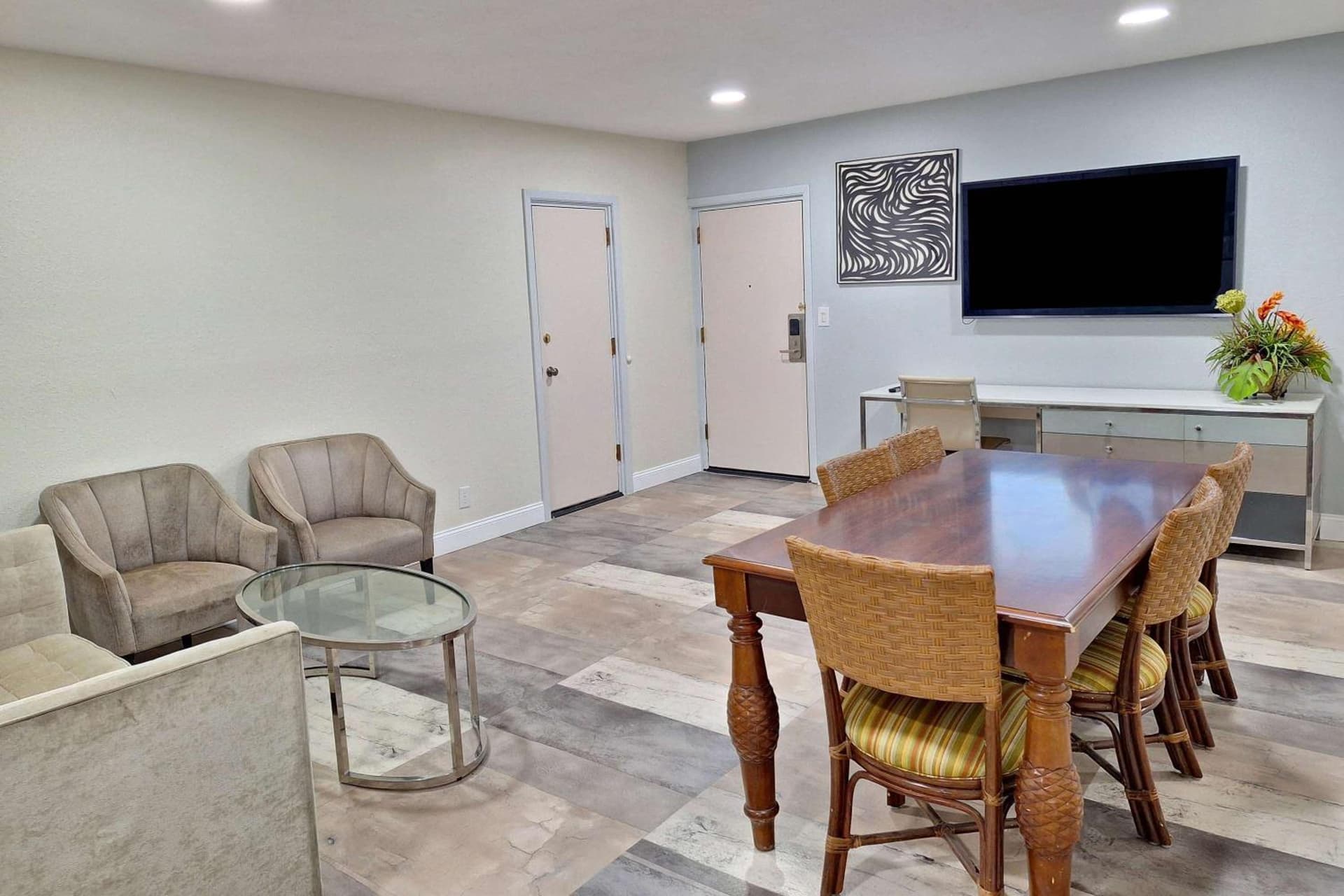 Travelodge by Wyndham Indianapolis Speedway gallery photo in Indianapolis, IN — image 33