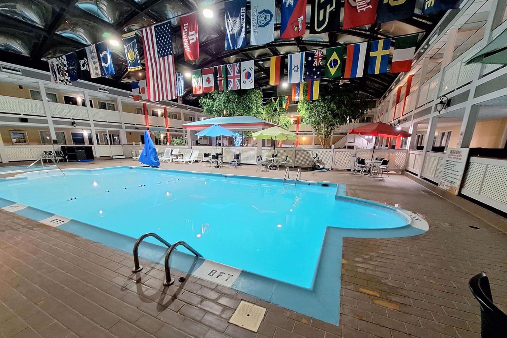 Travelodge by Wyndham Indianapolis Speedway gallery photo in Indianapolis, IN — image 43