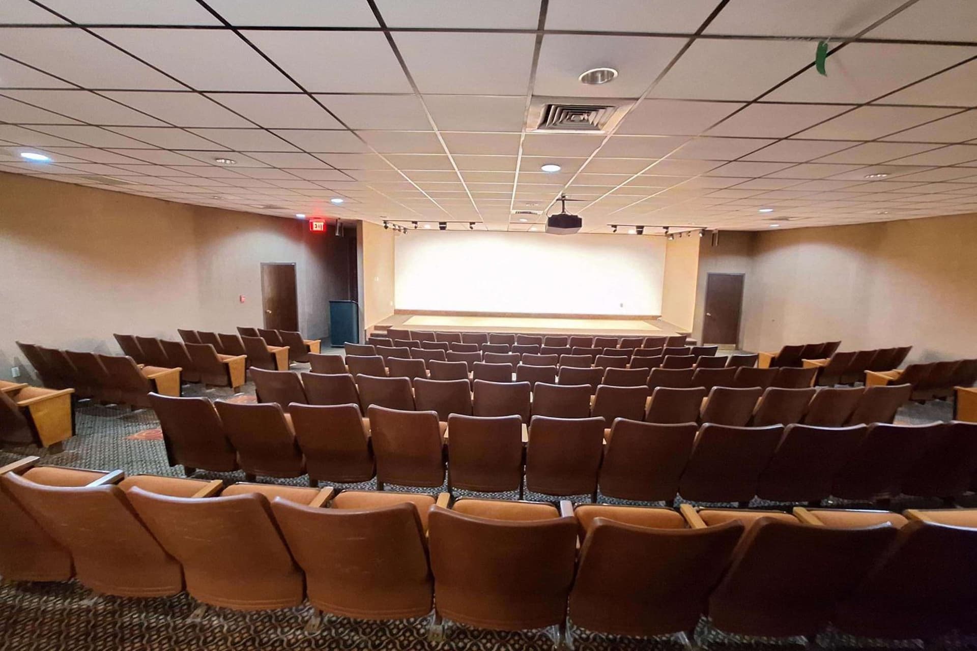 Travelodge by Wyndham Indianapolis Speedway gallery photo in Indianapolis, IN — image 18