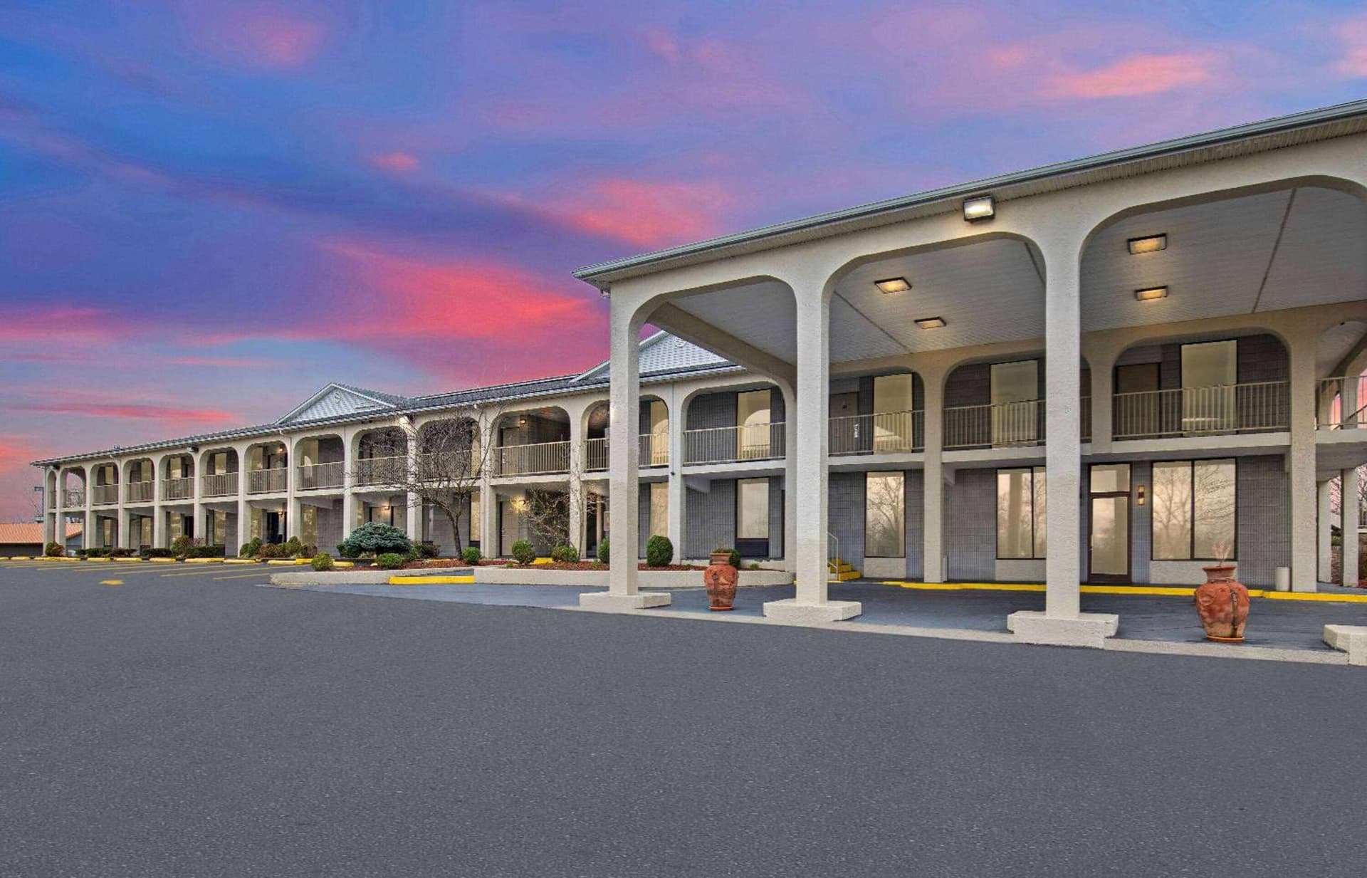 Days Inn by Wyndham Columbia Kentucky featured exterior or lobby in Columbia, KY — similar hotel