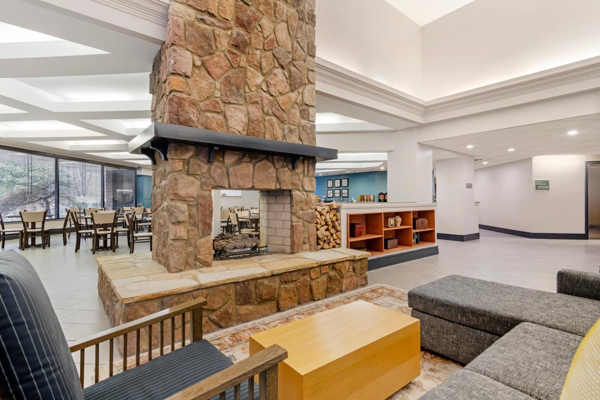 Country Inn & Suites by Radisson, Atlanta Galleria-Ballpark, GA gallery photo in Atlanta, GA — image 7