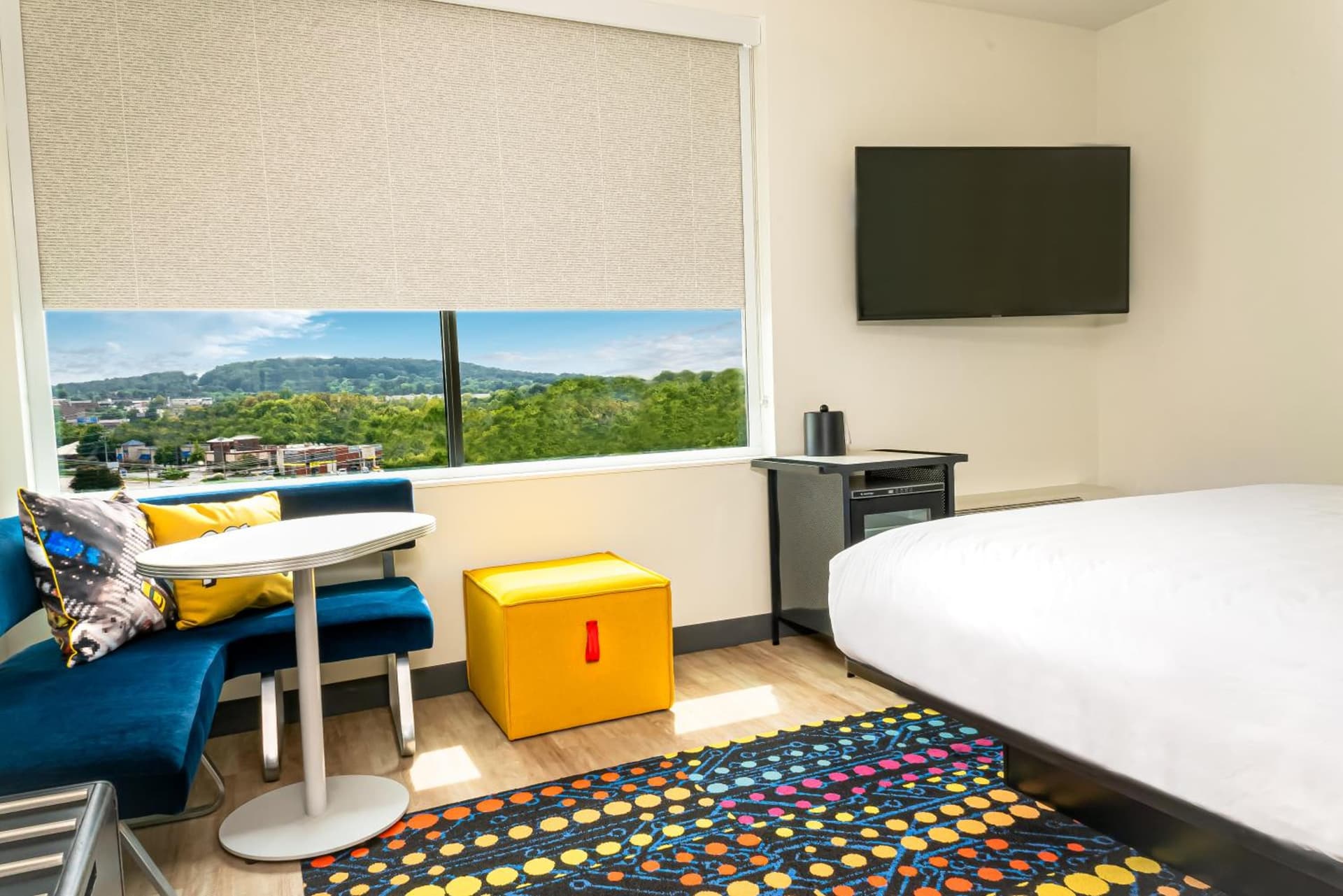 Aloft by Marriott Knoxville West interior in Knoxville, TN — gallery photo 2