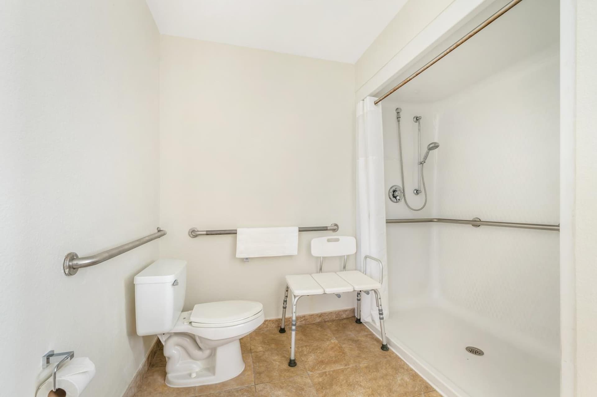 Sleep Inn & Suites Newport News City Center Area gallery photo in Newport News, VA — image 64