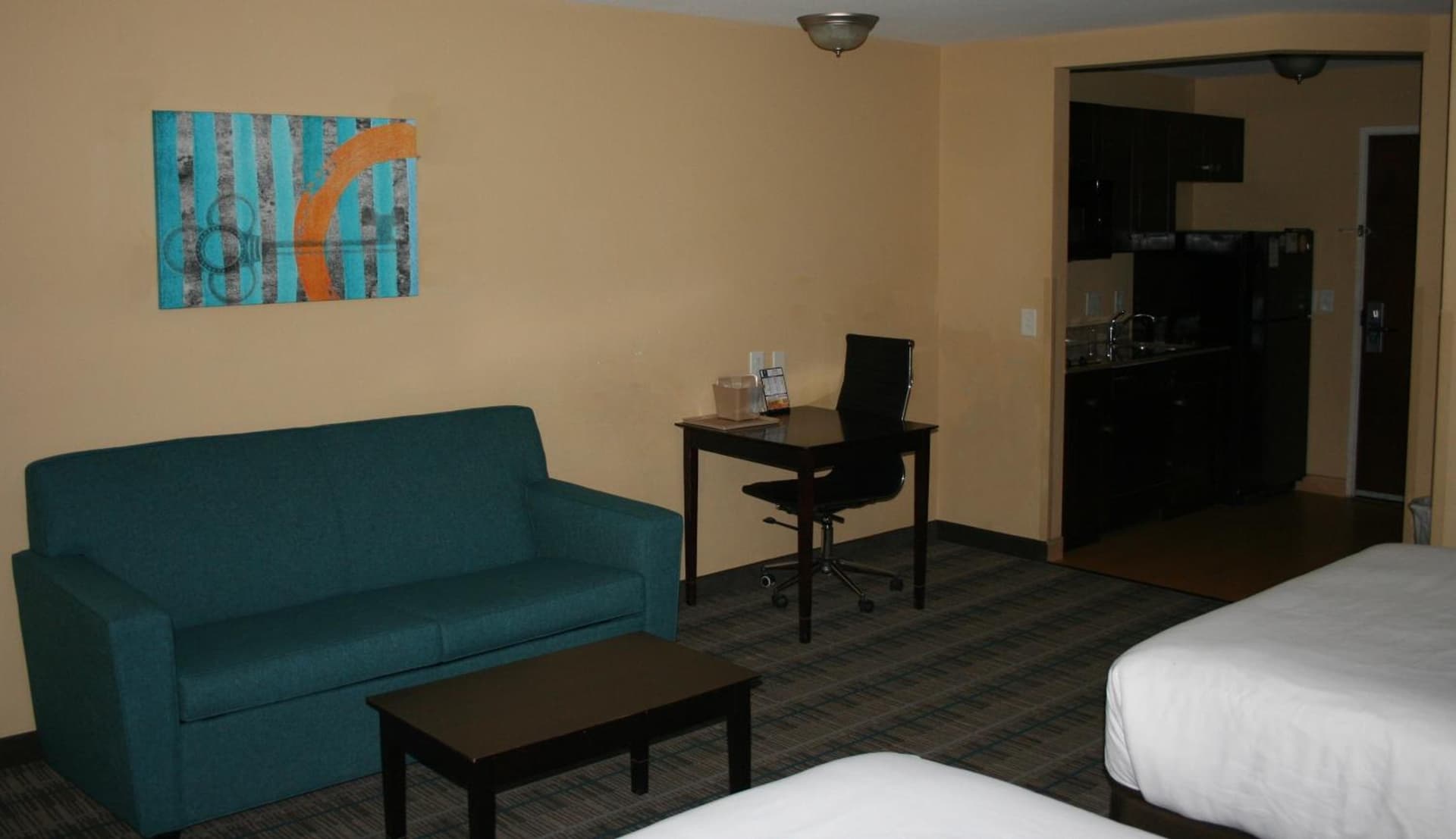 MainStay Suites Jacksonville near Camp Lejeune gallery photo in Jacksonville, NC — image 15