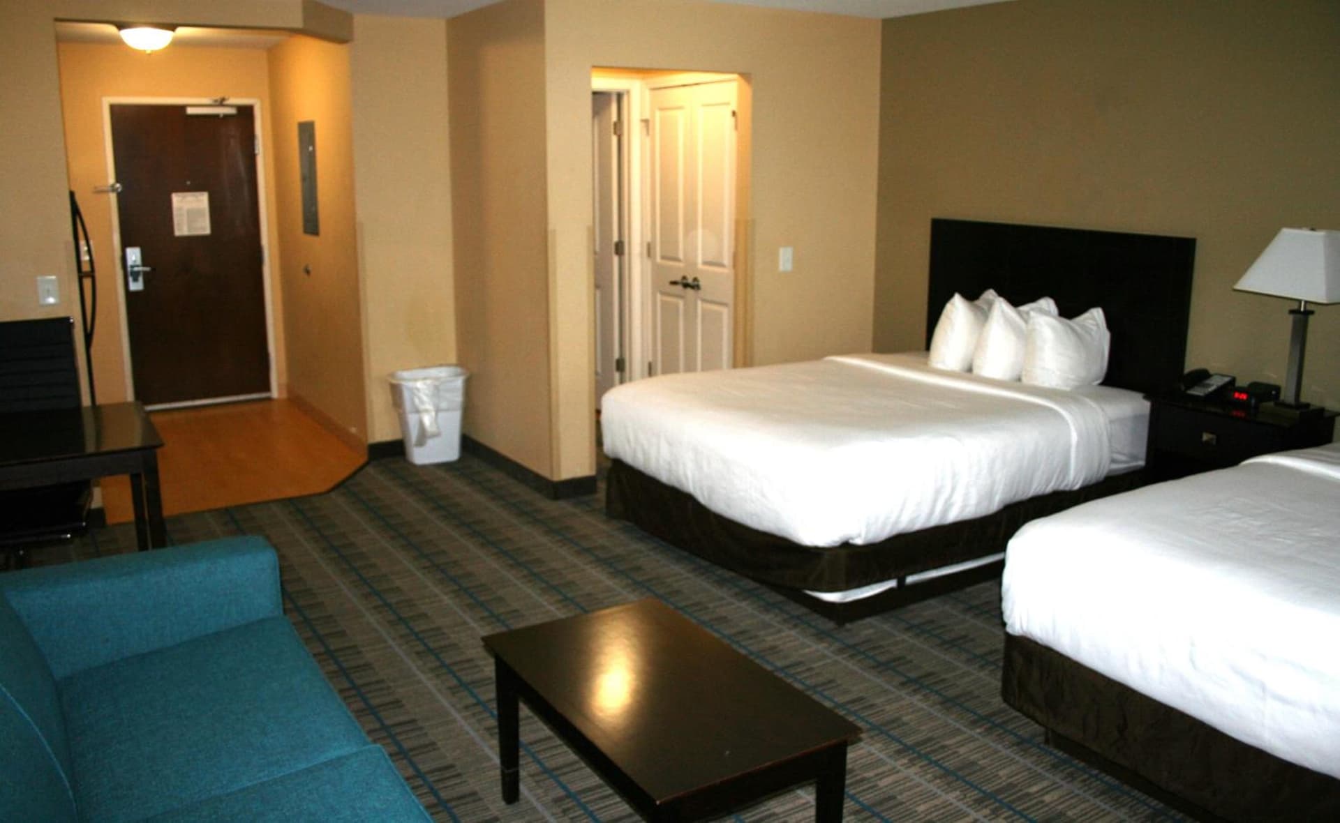 MainStay Suites Jacksonville near Camp Lejeune gallery photo in Jacksonville, NC — image 17