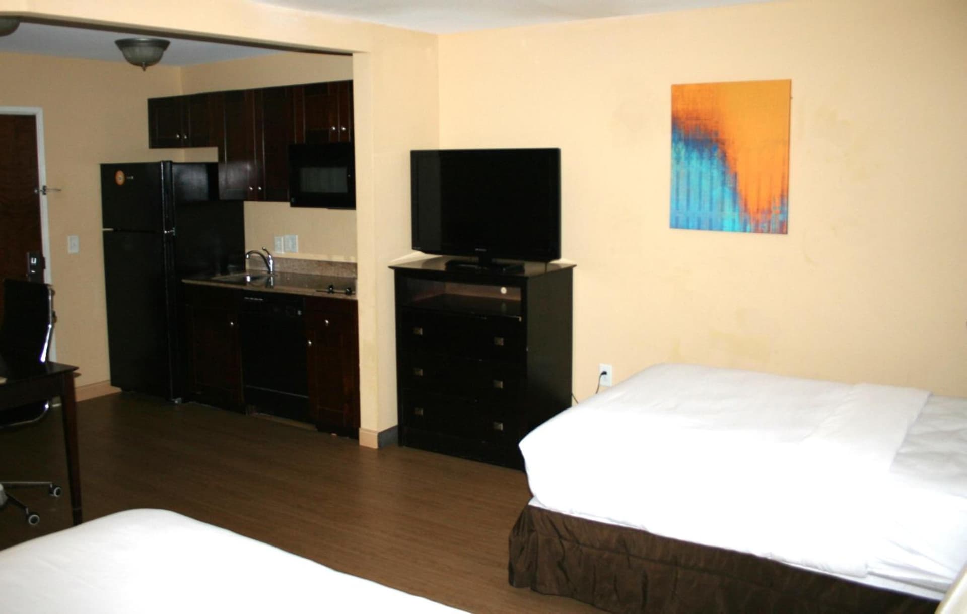 MainStay Suites Jacksonville near Camp Lejeune gallery photo in Jacksonville, NC — image 28