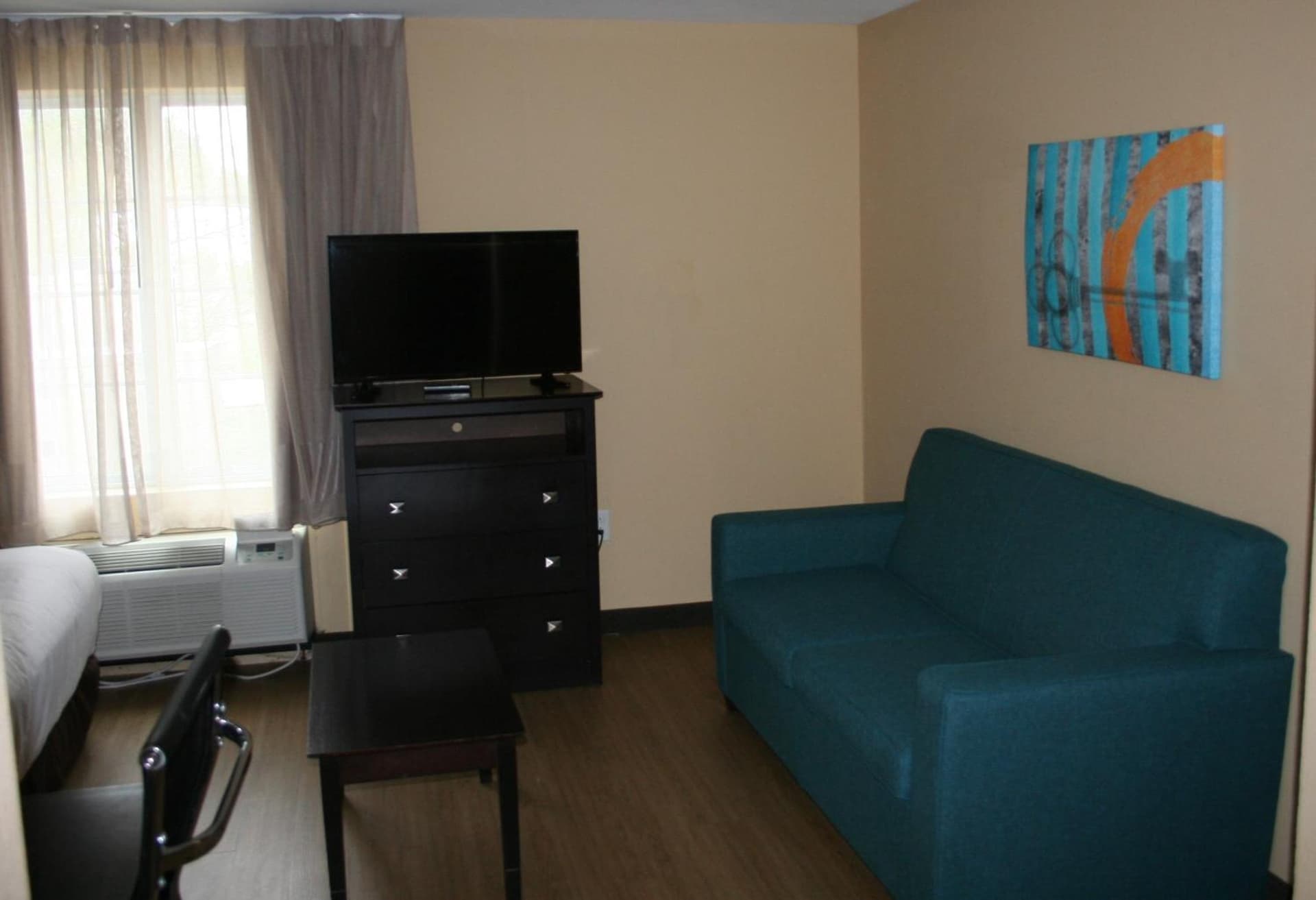 MainStay Suites Jacksonville near Camp Lejeune gallery photo in Jacksonville, NC — image 6