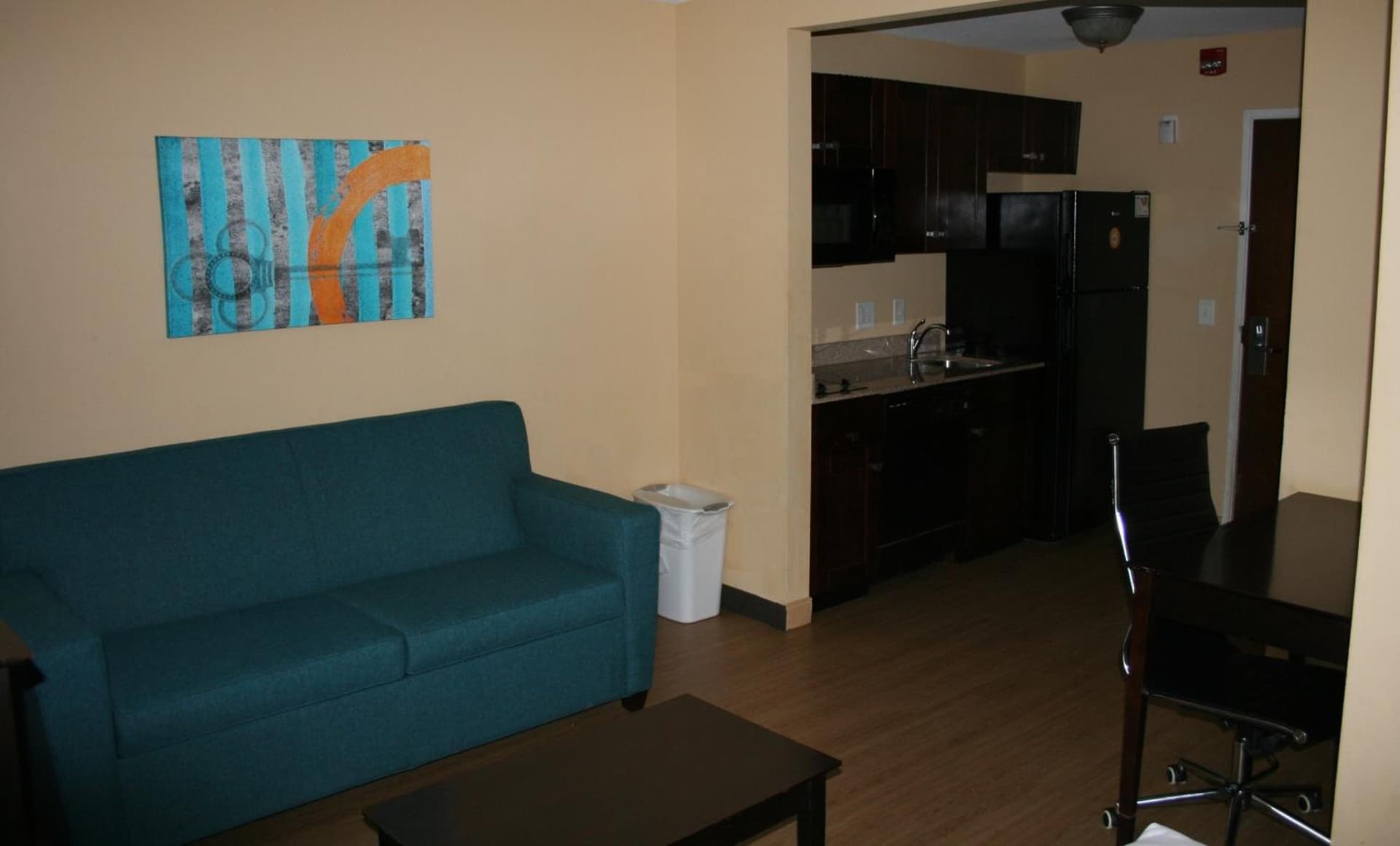 MainStay Suites Jacksonville near Camp Lejeune gallery photo in Jacksonville, NC — image 30