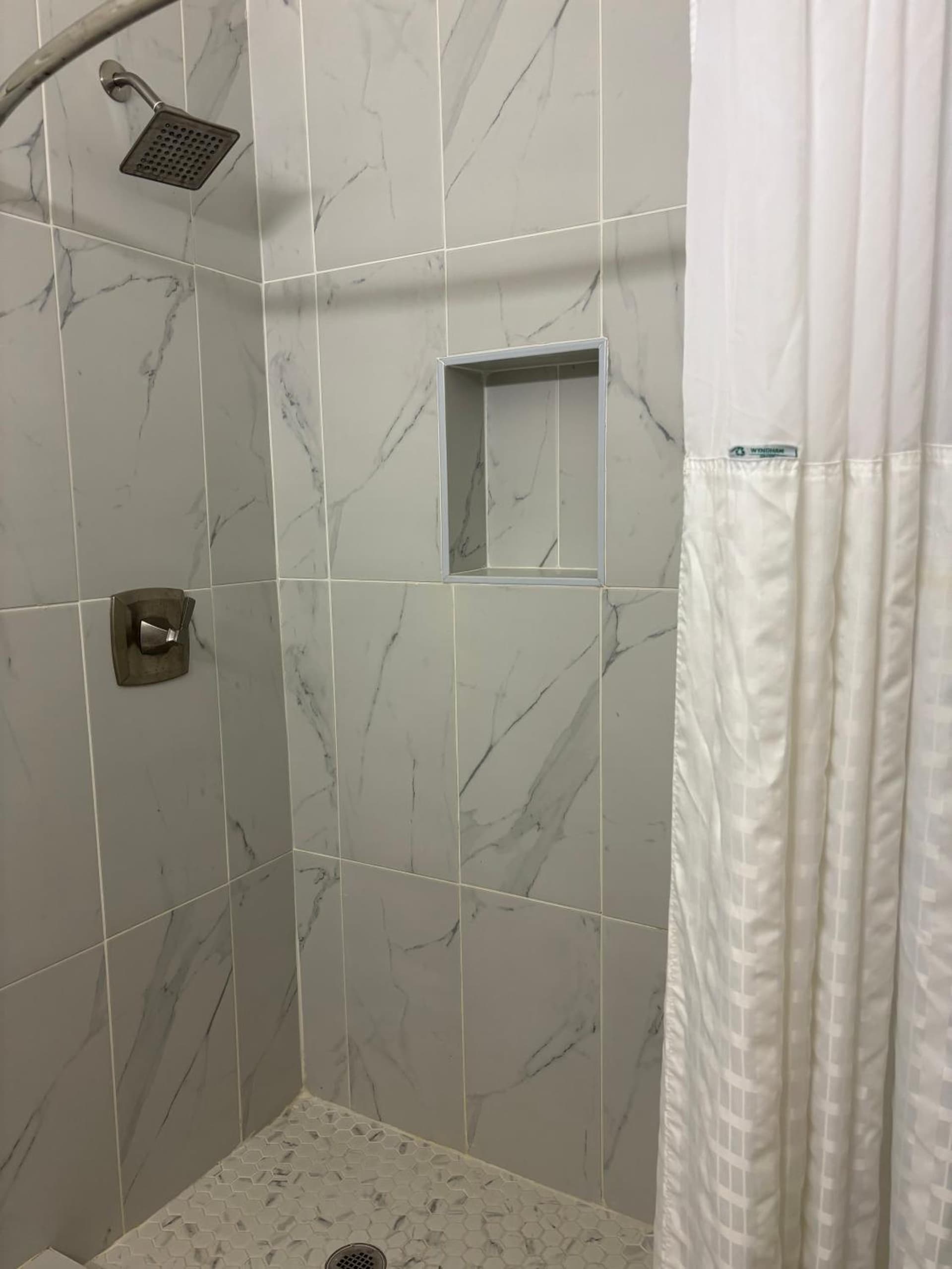 Deluxe Inn & Suites gallery photo in Brownsville, TX — image 16
