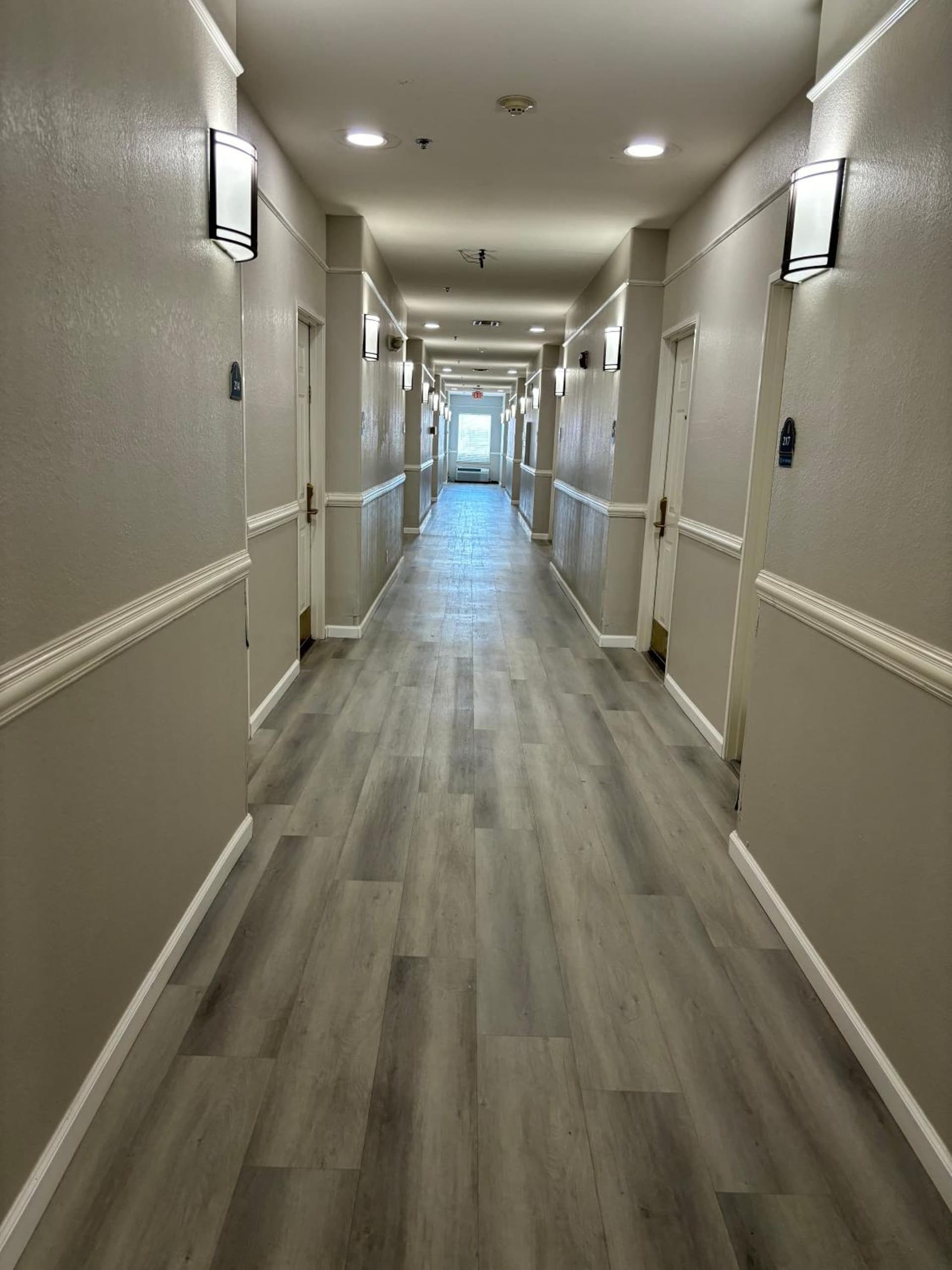 Deluxe Inn & Suites gallery photo in Brownsville, TX — image 7