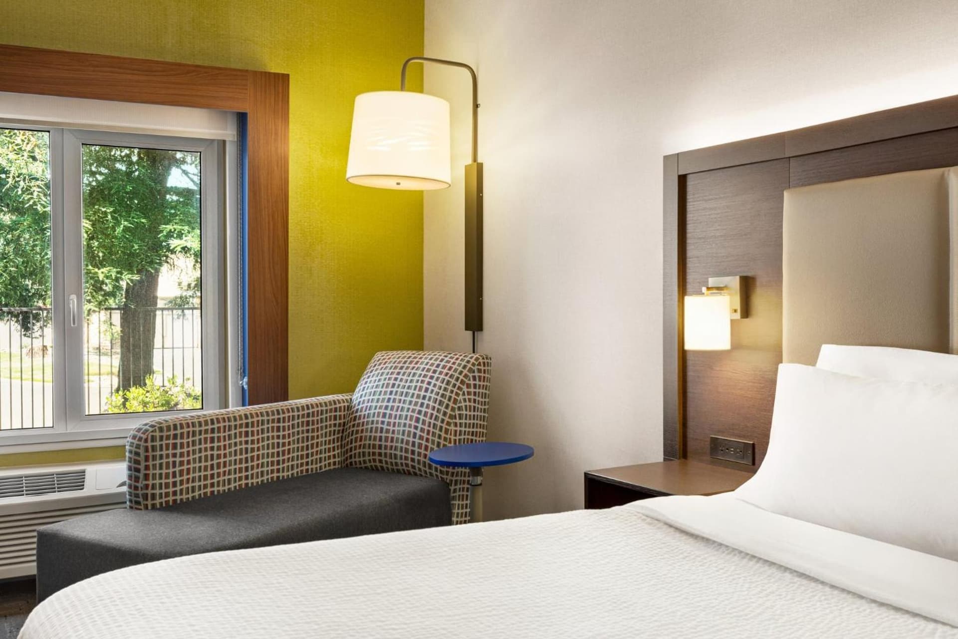 Holiday Inn Express & Suites - Redding by IHG gallery photo in Redding, CA — image 14