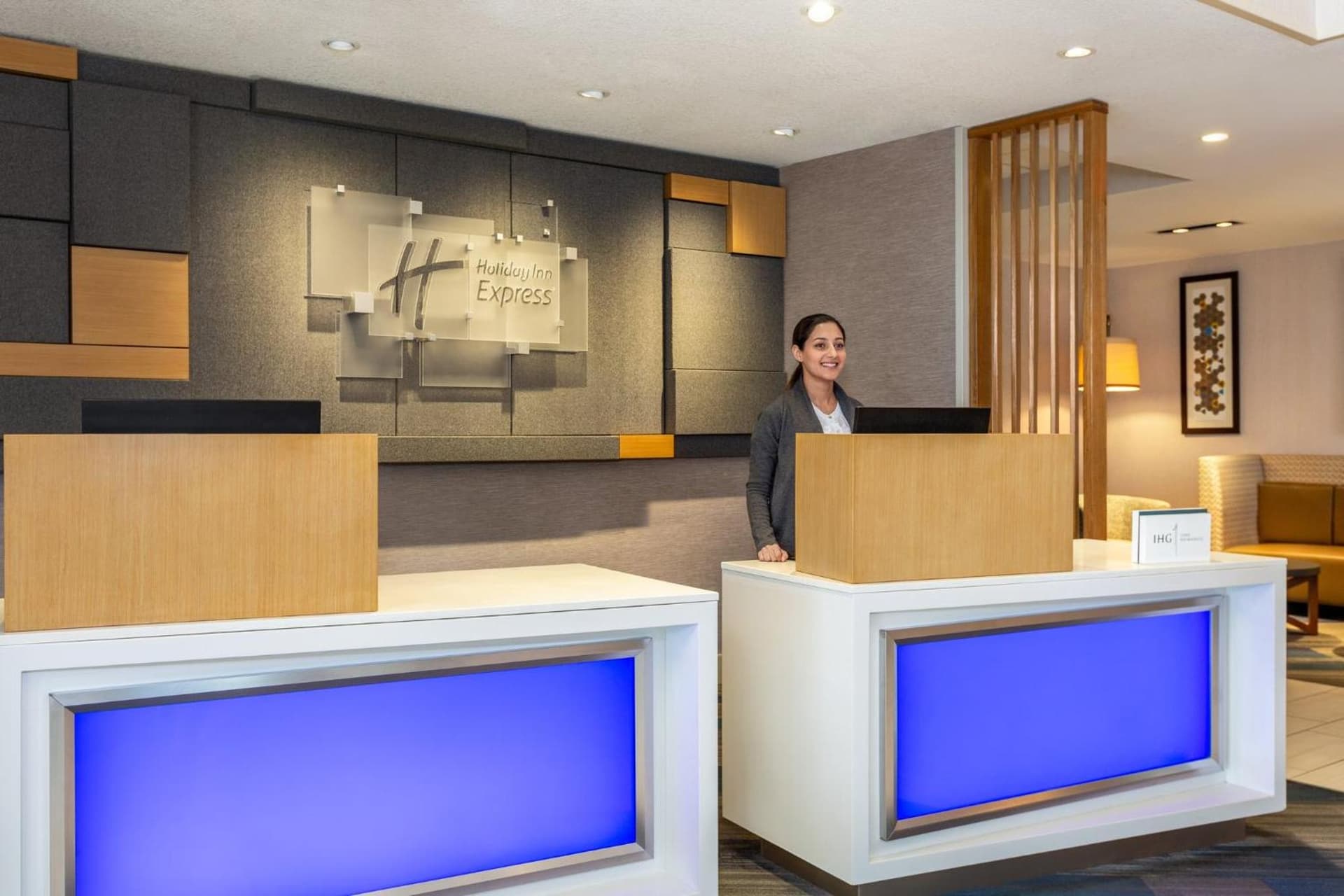 Holiday Inn Express & Suites - Redding by IHG gallery photo in Redding, CA — image 9