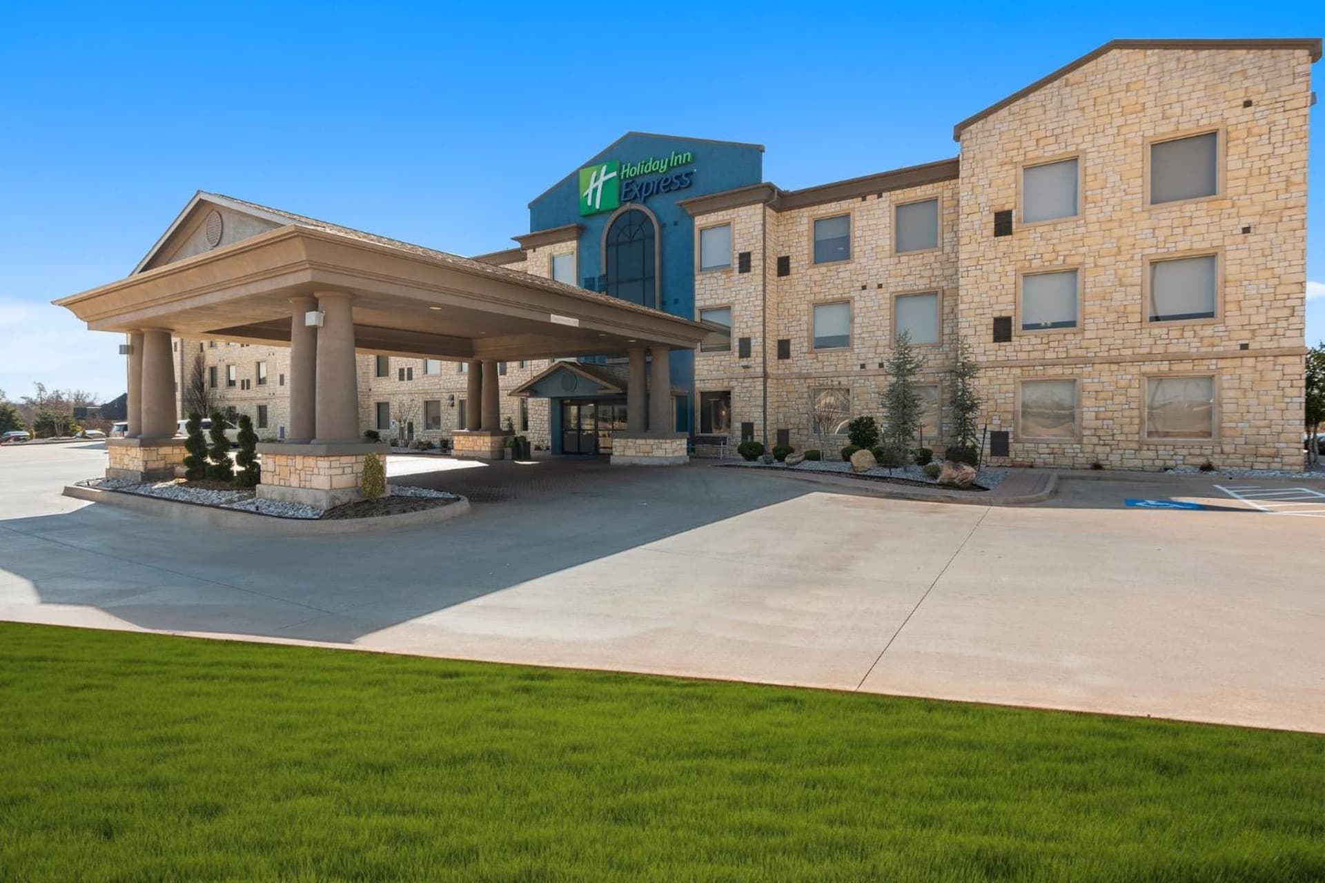 Holiday Inn Express & Suites Oklahoma City NW - Quail Springs by IHG interior in Oklahoma City, OK — gallery photo 2