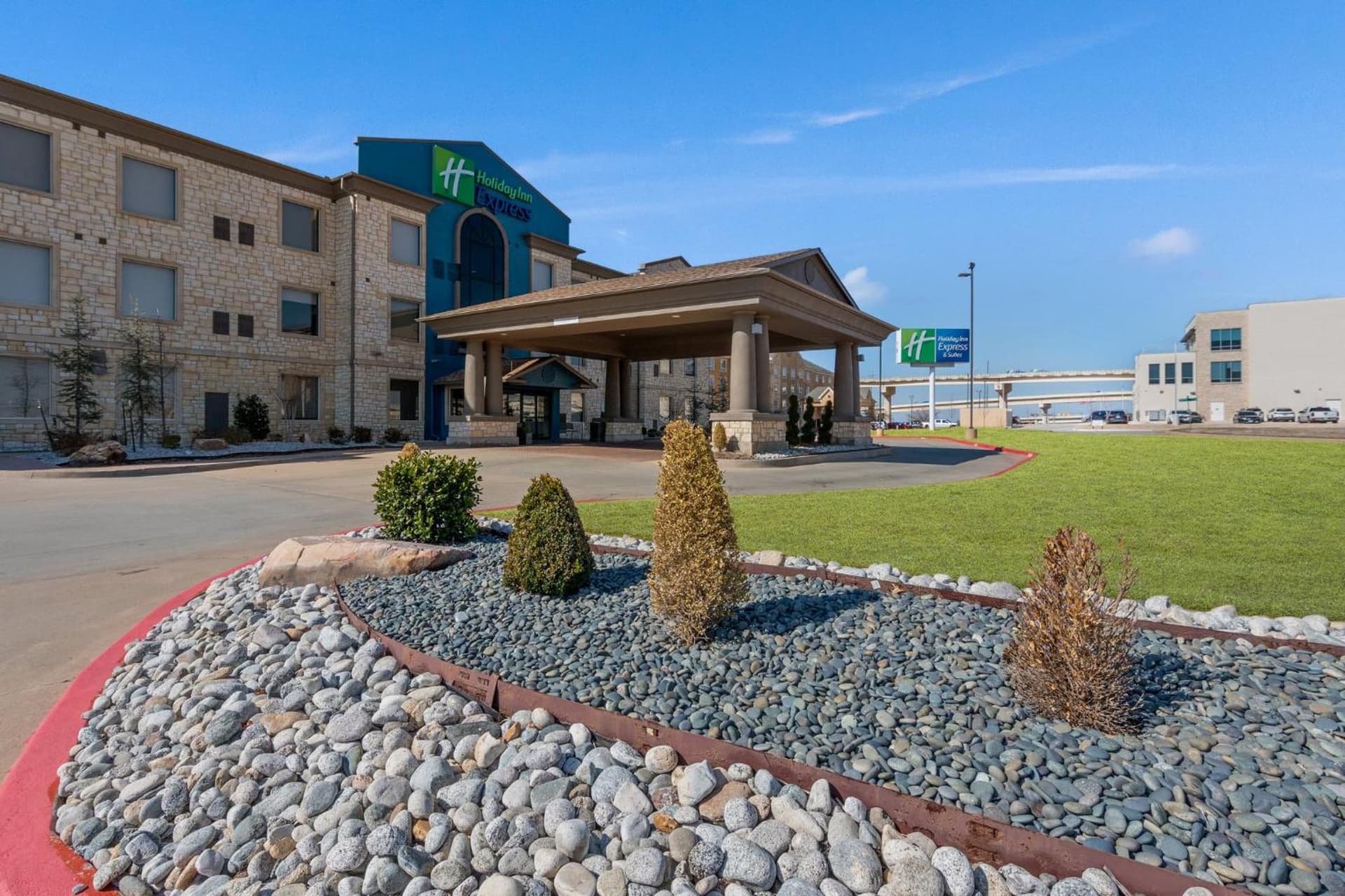 Holiday Inn Express & Suites Oklahoma City NW - Quail Springs by IHG featured exterior or lobby in Oklahoma City, OK — similar hotel