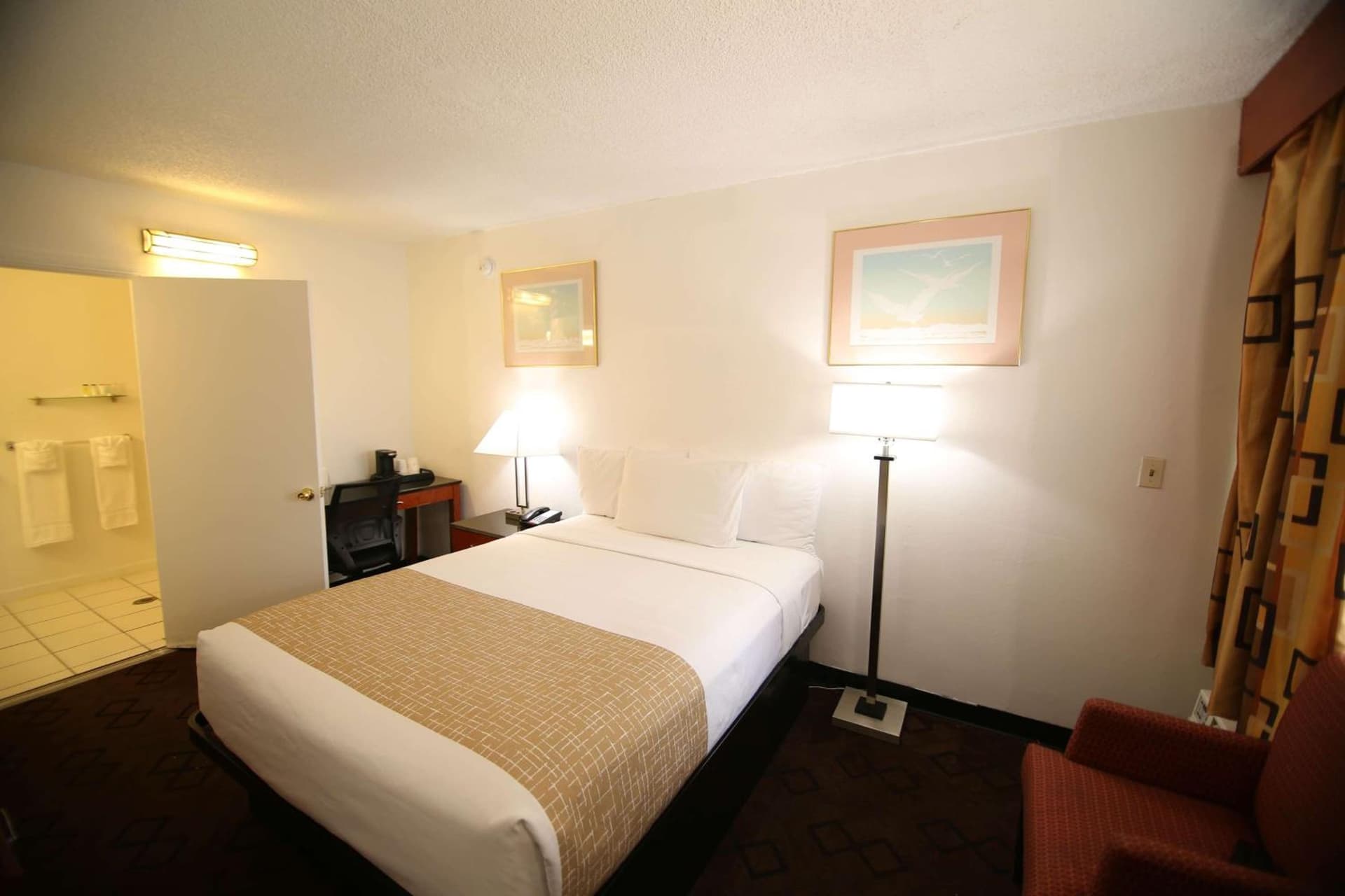 Travelodge by Wyndham Burbank-Glendale gallery photo in Burbank, CA — image 14