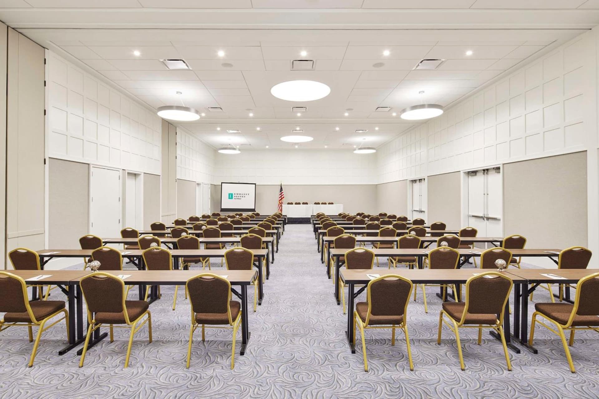 Embassy Suites by Hilton Alexandria Old Town gallery photo in Alexandria, VA — image 14