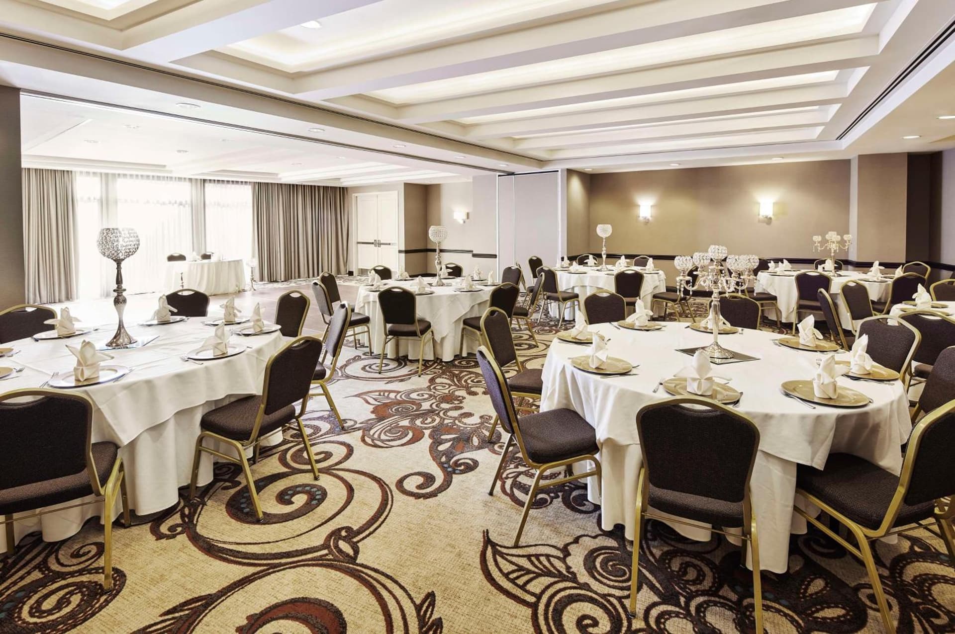 Embassy Suites by Hilton Alexandria Old Town gallery photo in Alexandria, VA — image 16