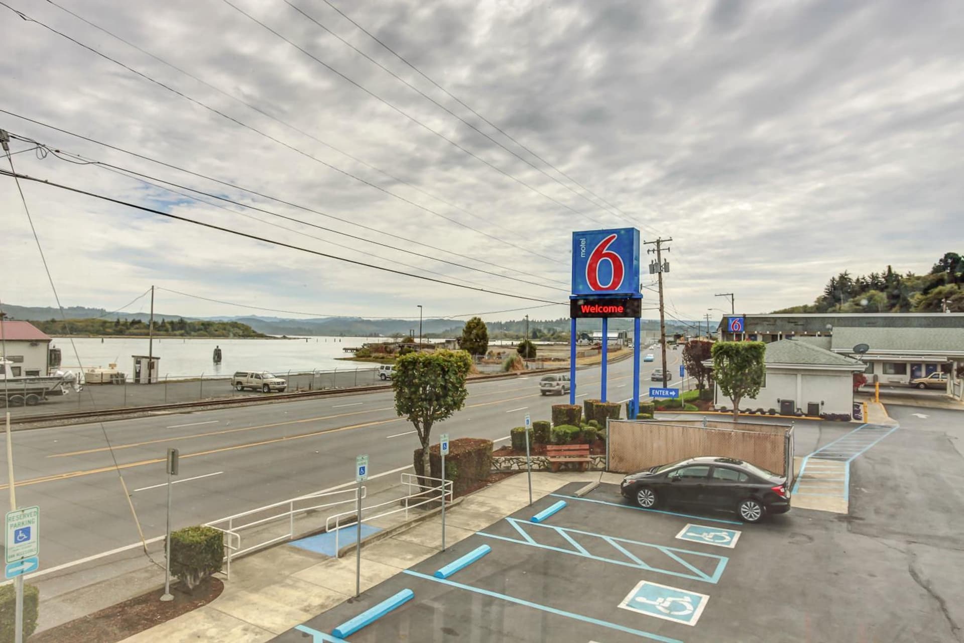 Motel 6-Coos Bay, OR featured exterior or lobby in Coos Bay, OR — similar hotel