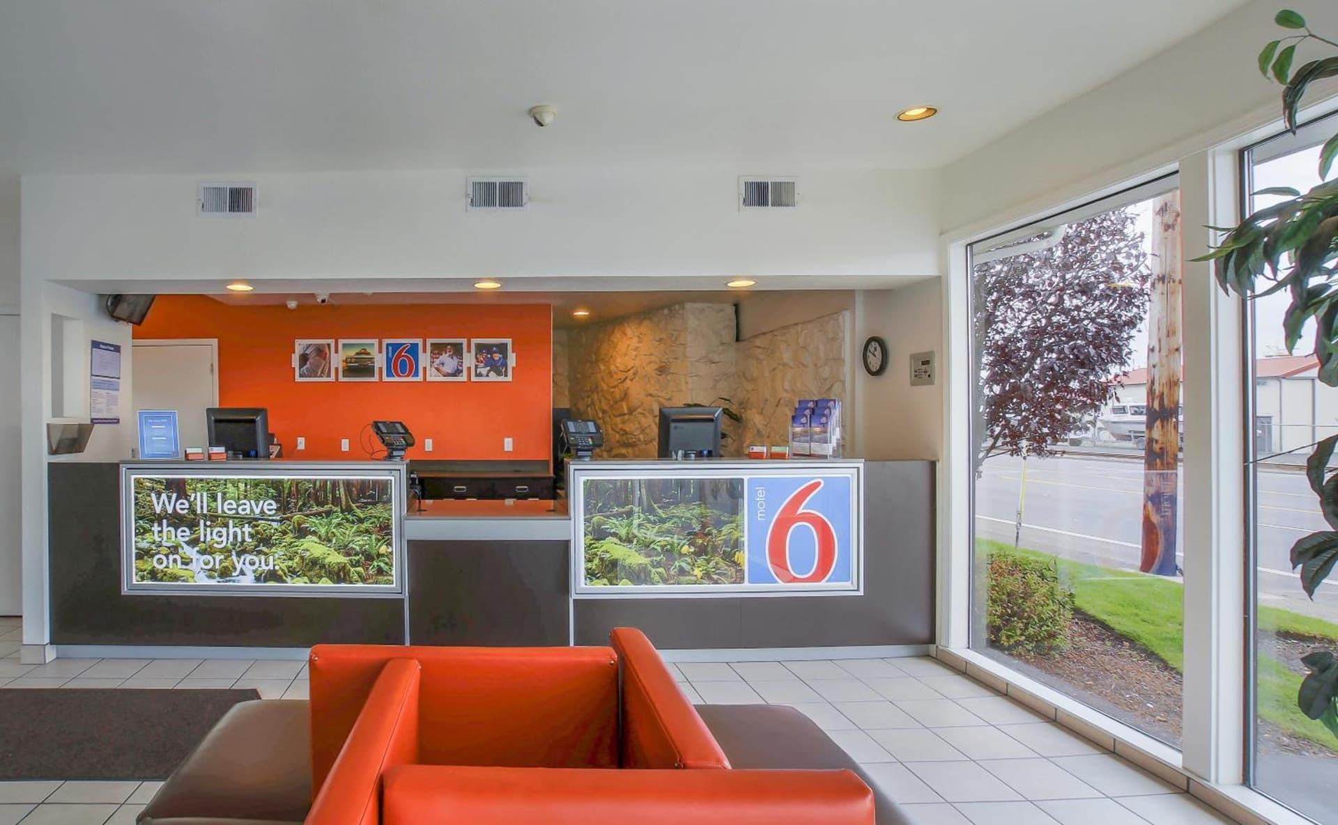Motel 6-Coos Bay, OR property views in Coos Bay, OR — gallery photo 3