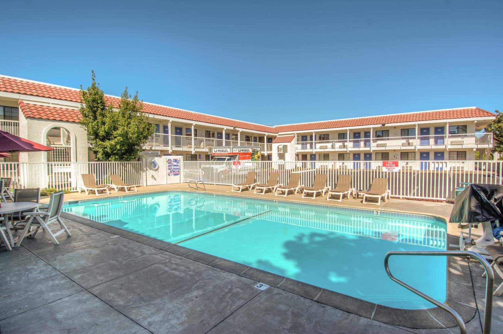 Motel 6-Redding, CA - South property views in Redding, CA — gallery photo 3