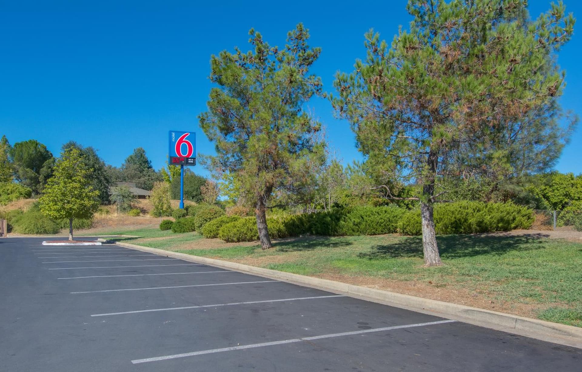 Motel 6-Redding, CA - South property views in Redding, CA — gallery photo 3