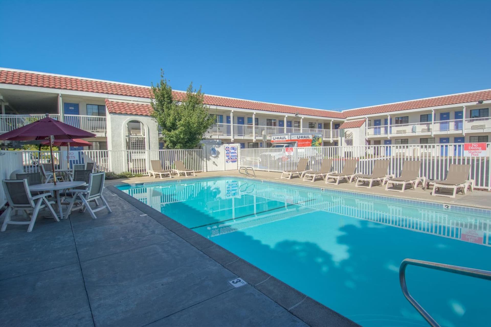 Motel 6-Redding, CA - South gallery photo in Redding, CA — image 13