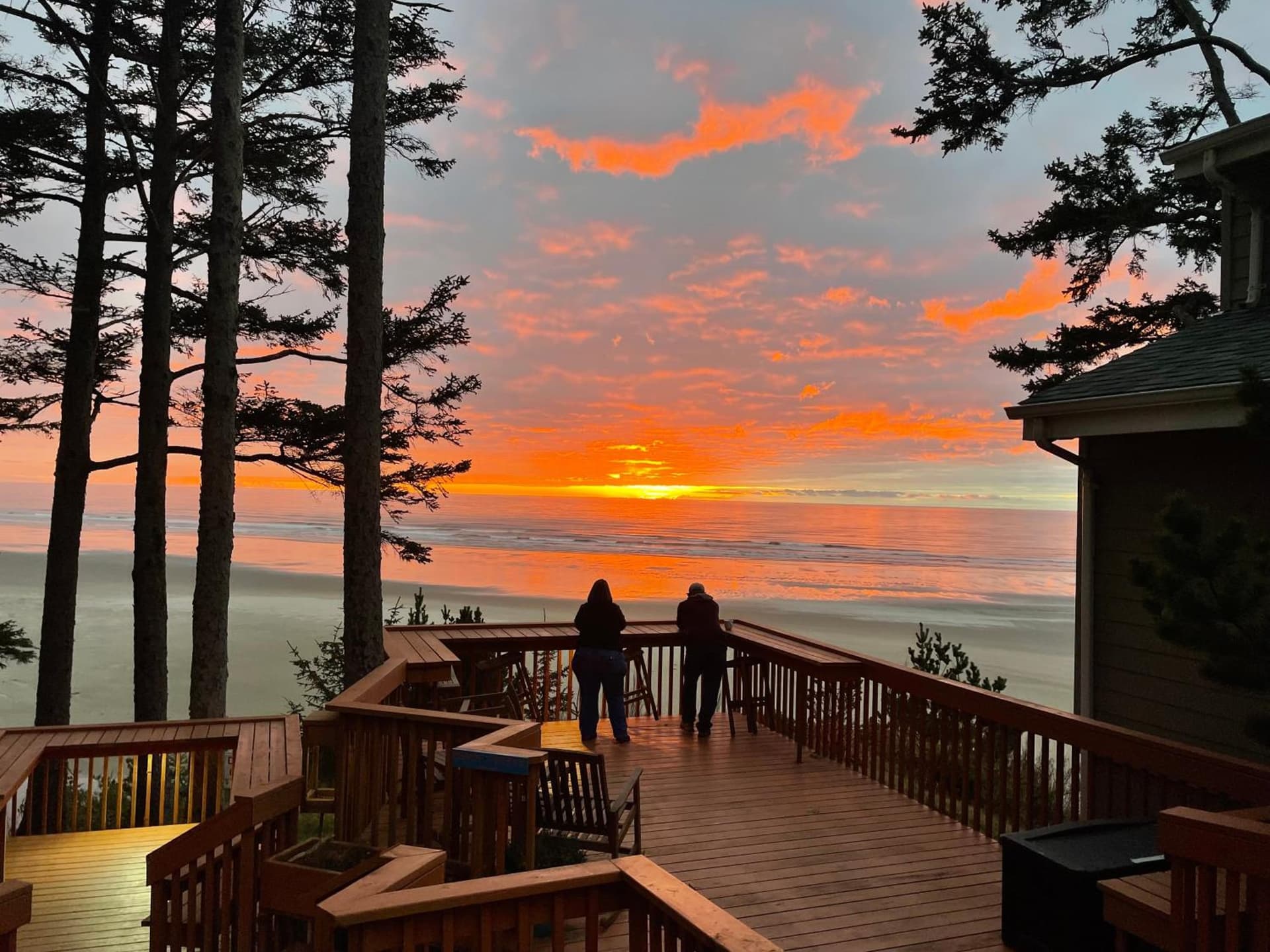 Starfish Point interior in Newport, OR — gallery photo 2