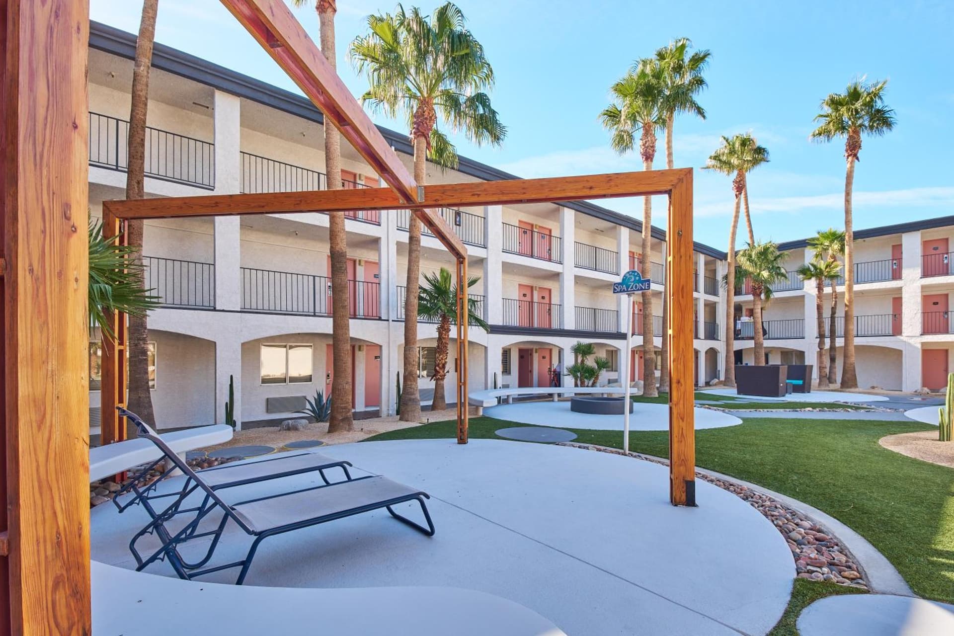 Aqua Soleil Hotel and Mineral Water Spa gallery photo in Desert Hot Springs, CA — image 77