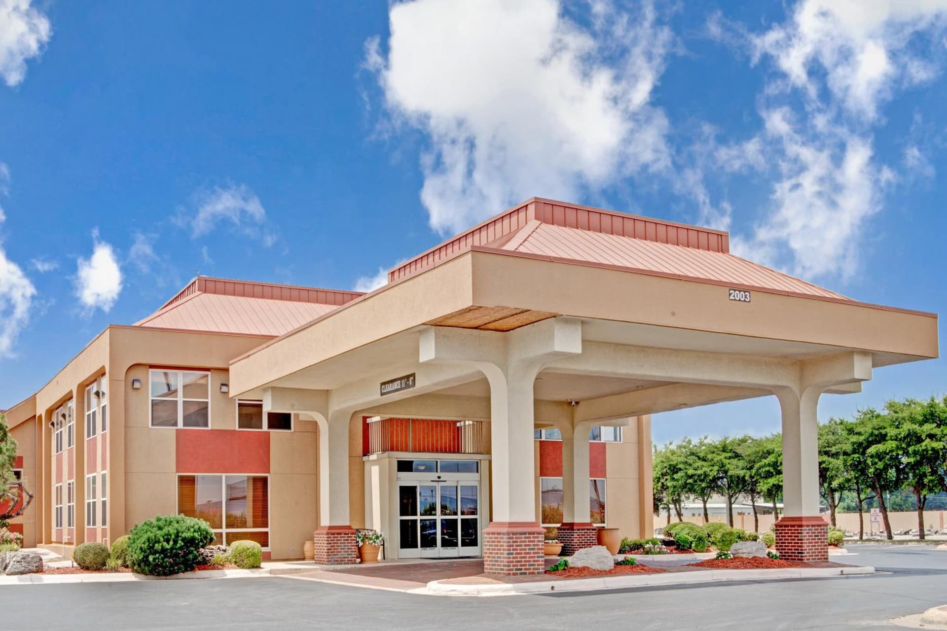 Ramada by Wyndham West Memphis interior in West Memphis, AR — gallery photo 2