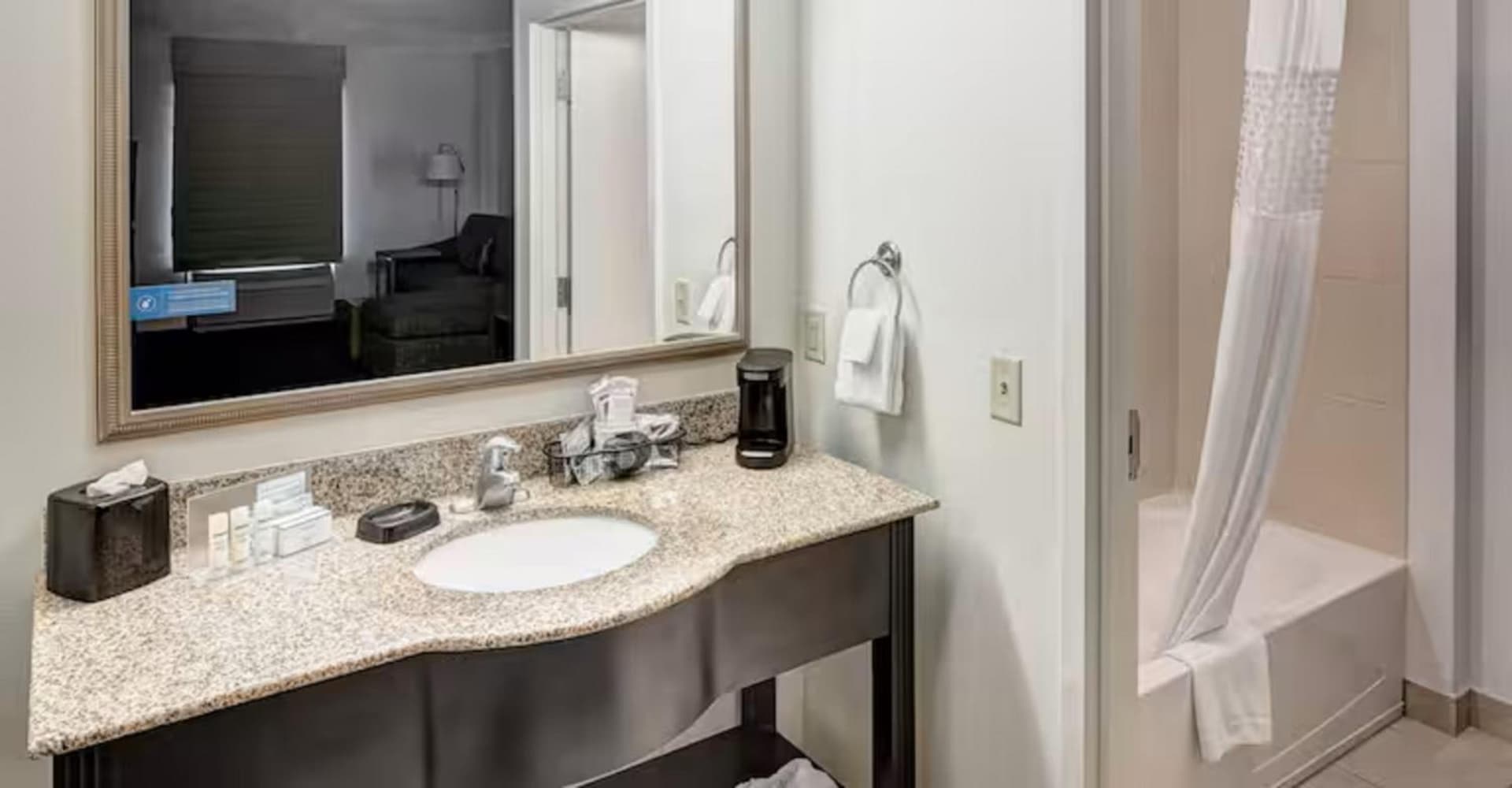 Hampton Inn & Suites Gainesville Downtown gallery photo in Gainesville, FL — image 25