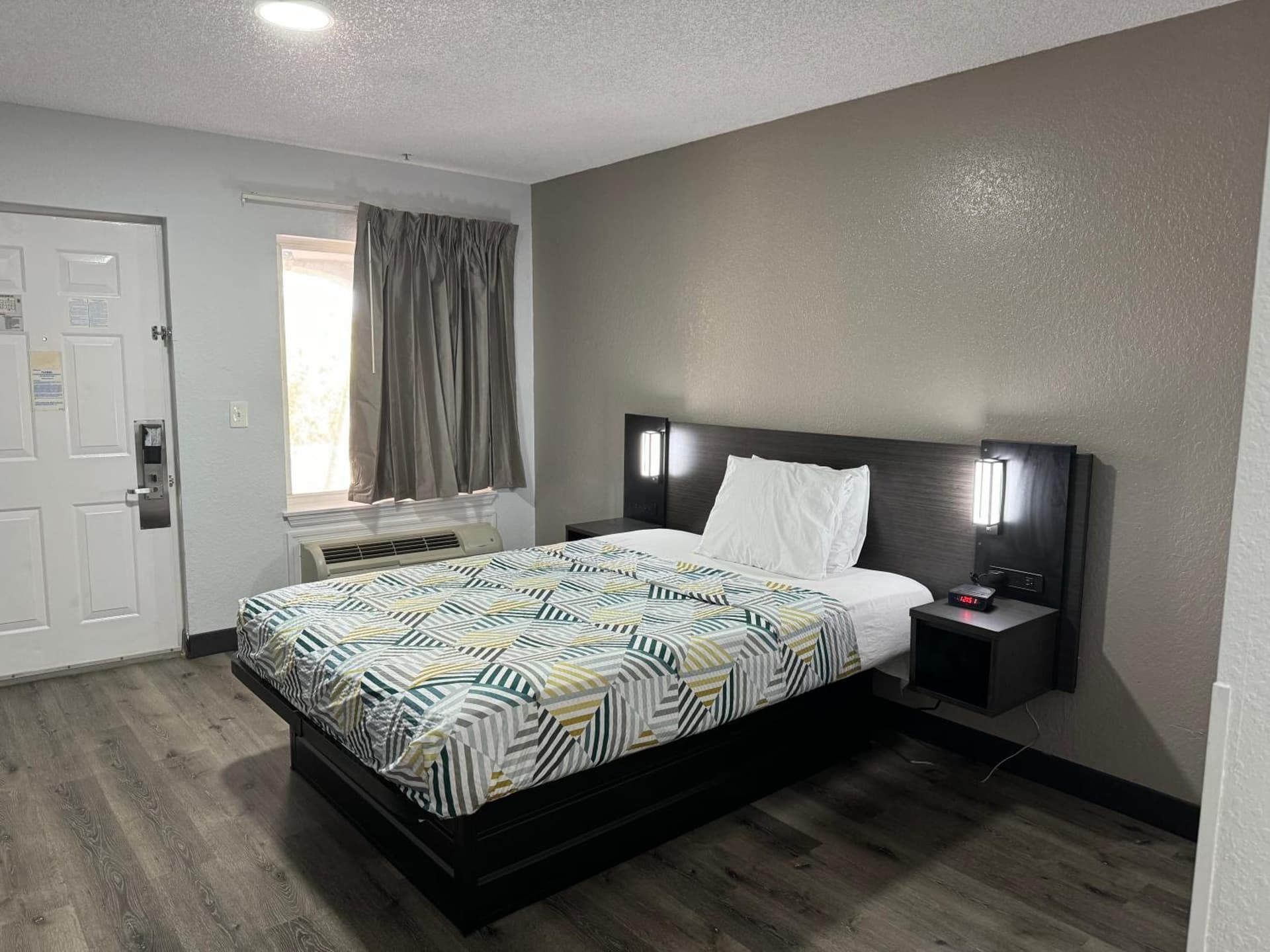 Studio 6 Extended Stay - West Palm Beach, FL gallery photo in West Palm Beach, FL — image 42
