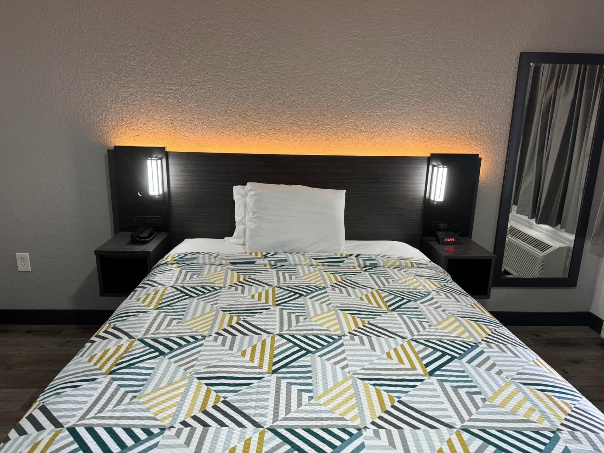 Studio 6 Extended Stay - West Palm Beach, FL gallery photo in West Palm Beach, FL — image 13